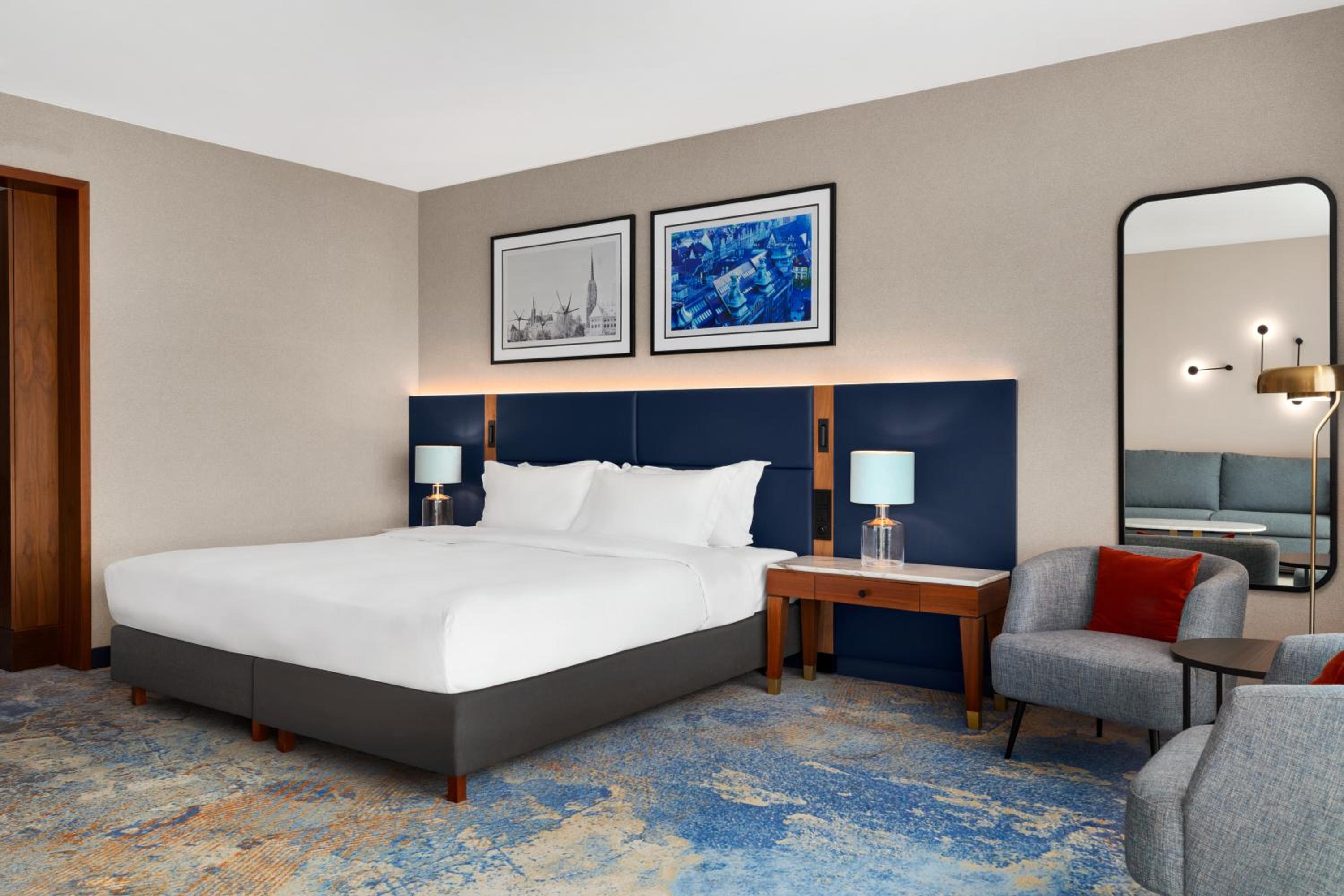 Junior King Suite - Photo 2