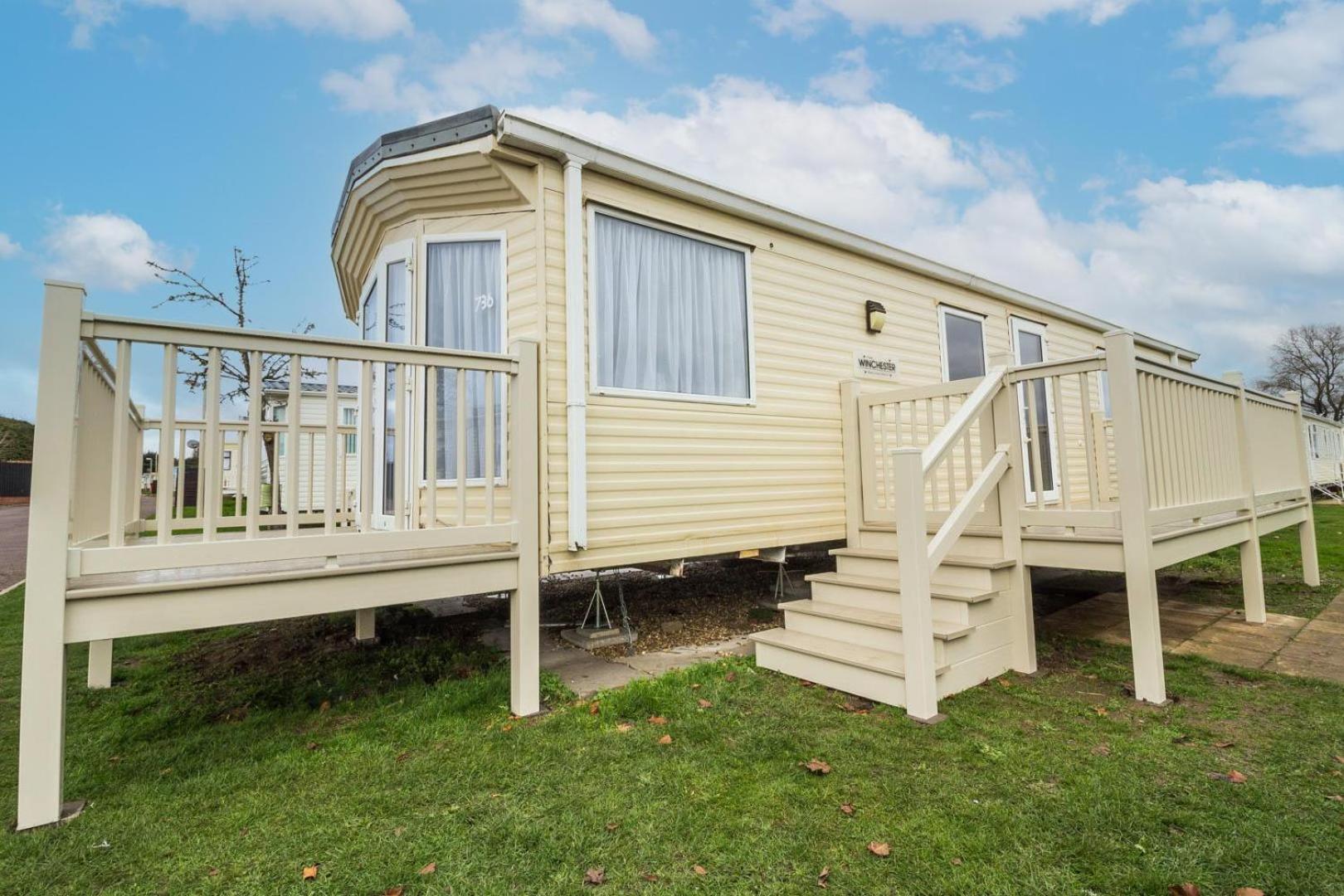 Two-Bedroom Mobile Home photo 3