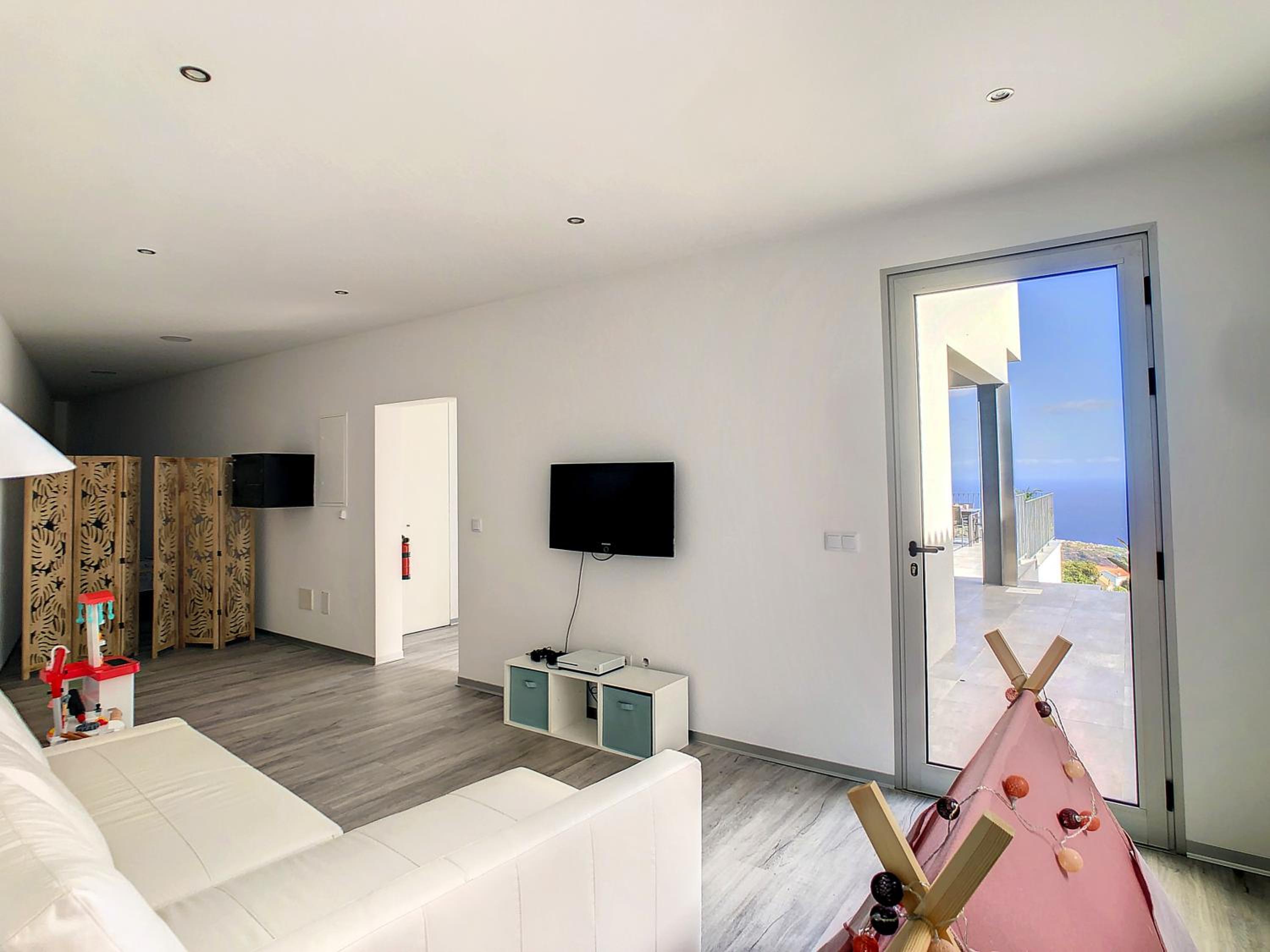 Three-Bedroom Villa photo 1