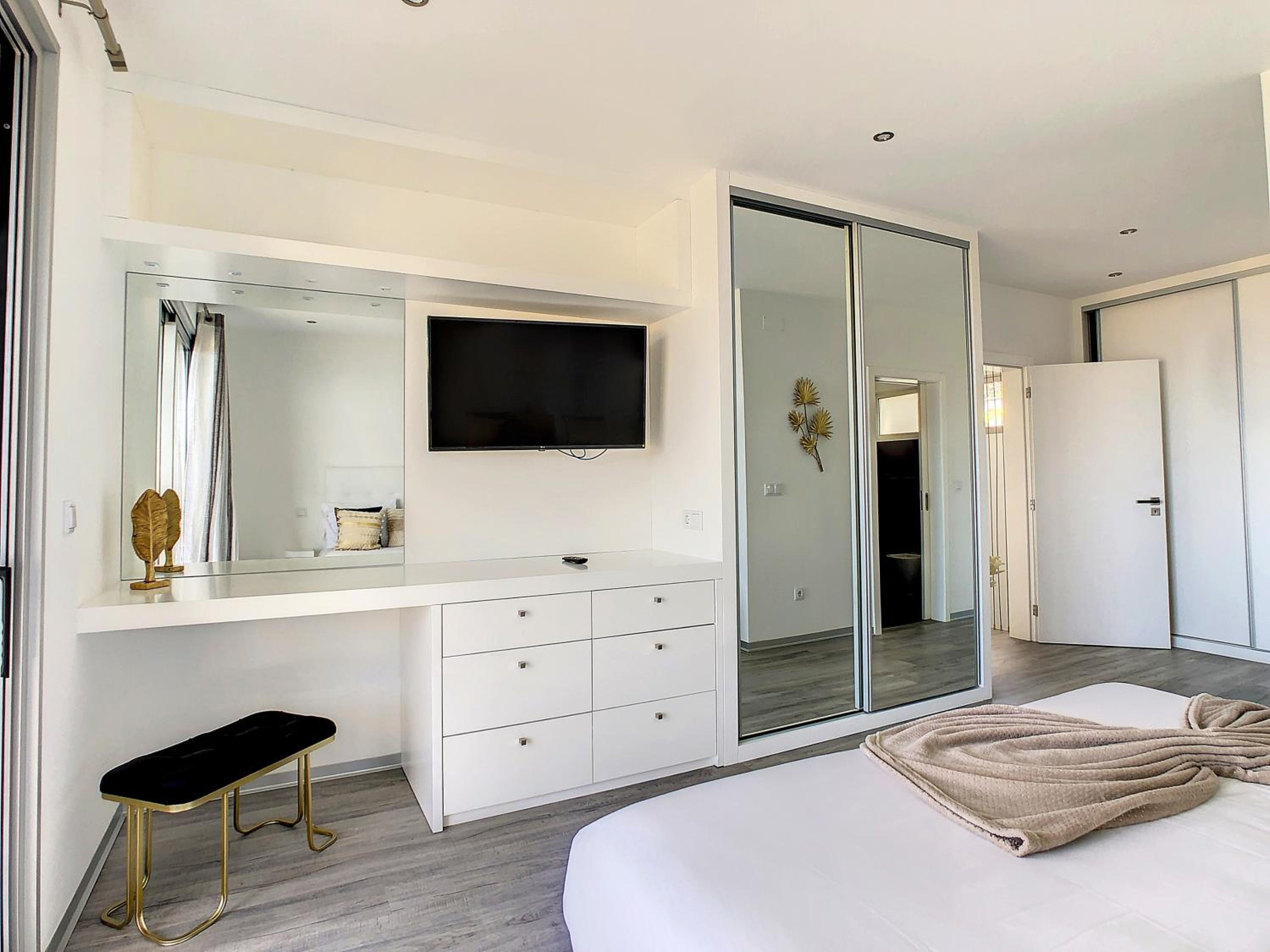 Three-Bedroom Villa photo 3
