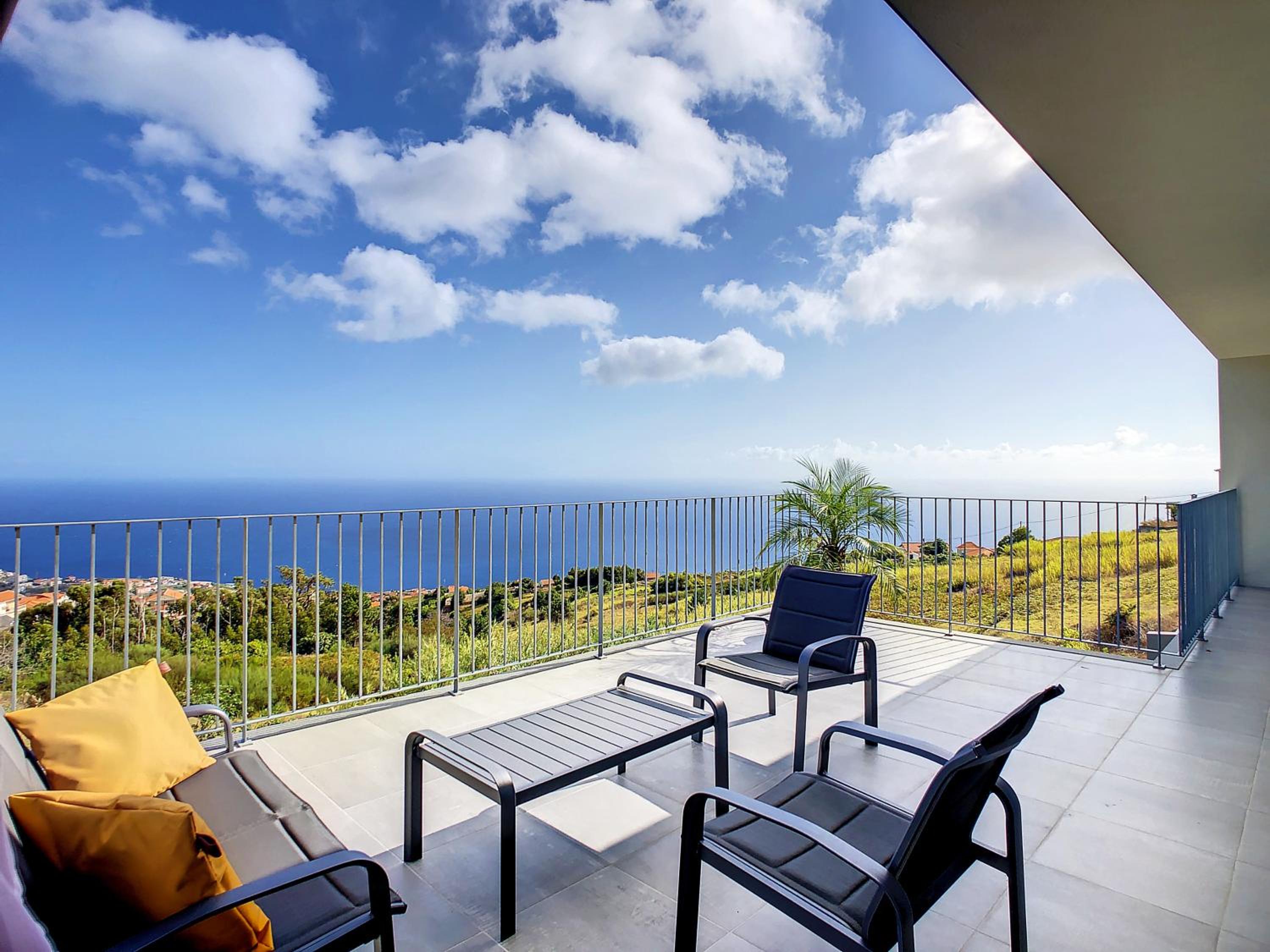 Three-Bedroom Villa photo 2