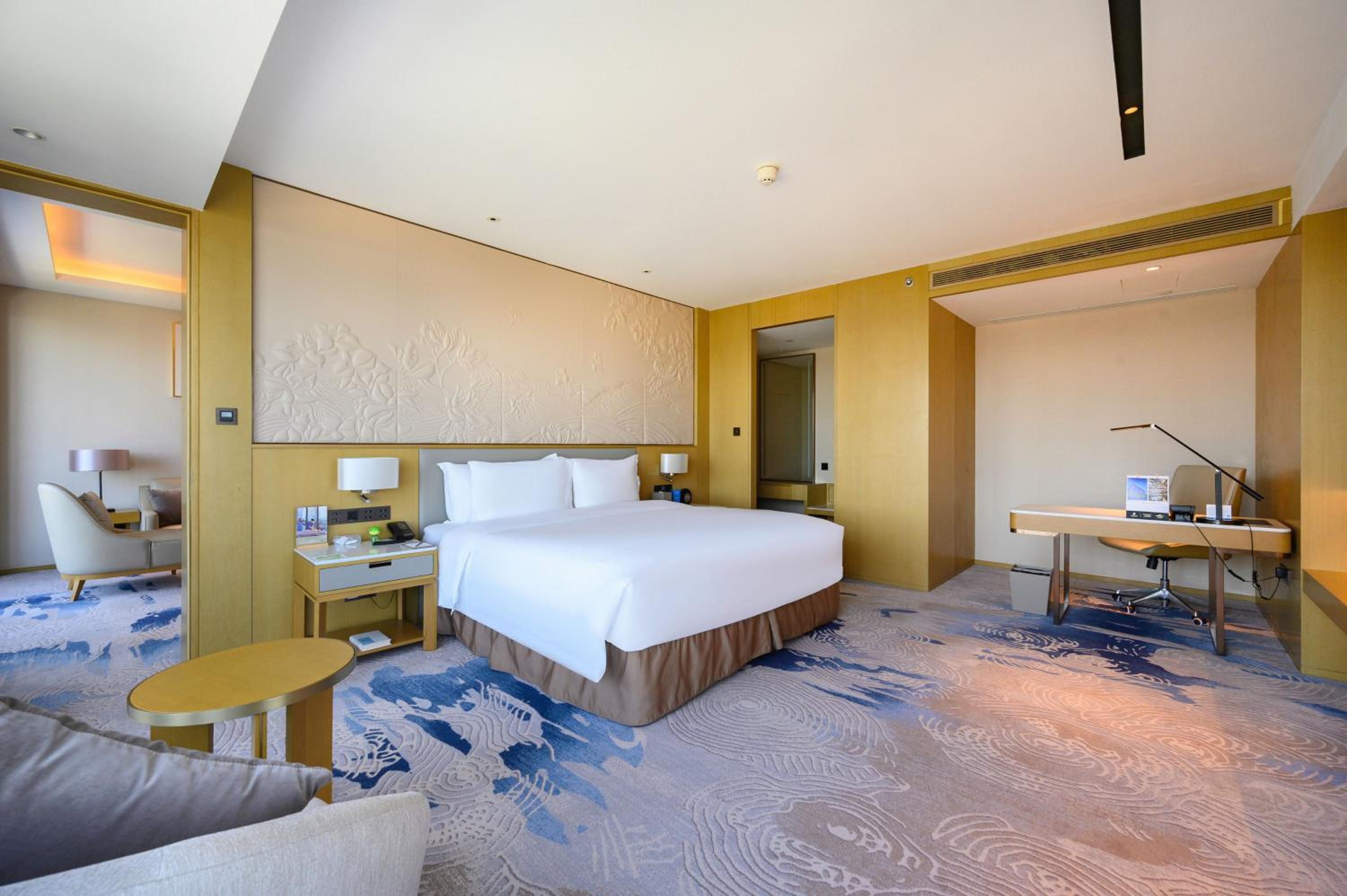 Executive Sea View Suite - Photo 7