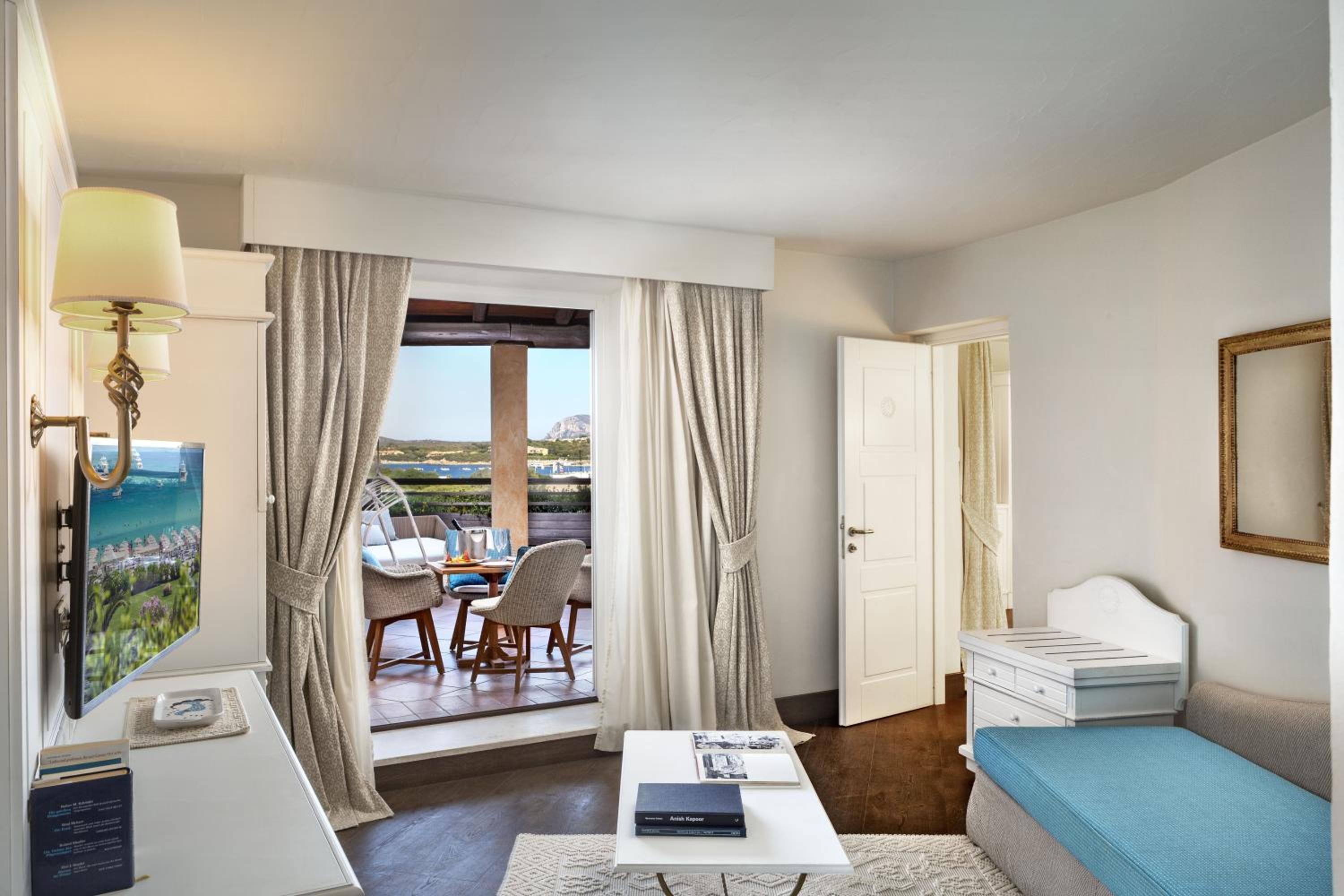 Premium Suite - Photo 4