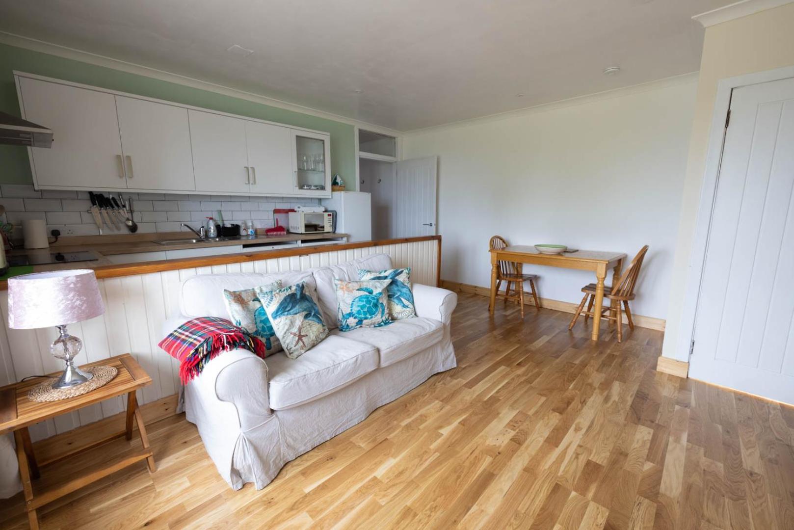 Apartment - Ground Floor photo 2