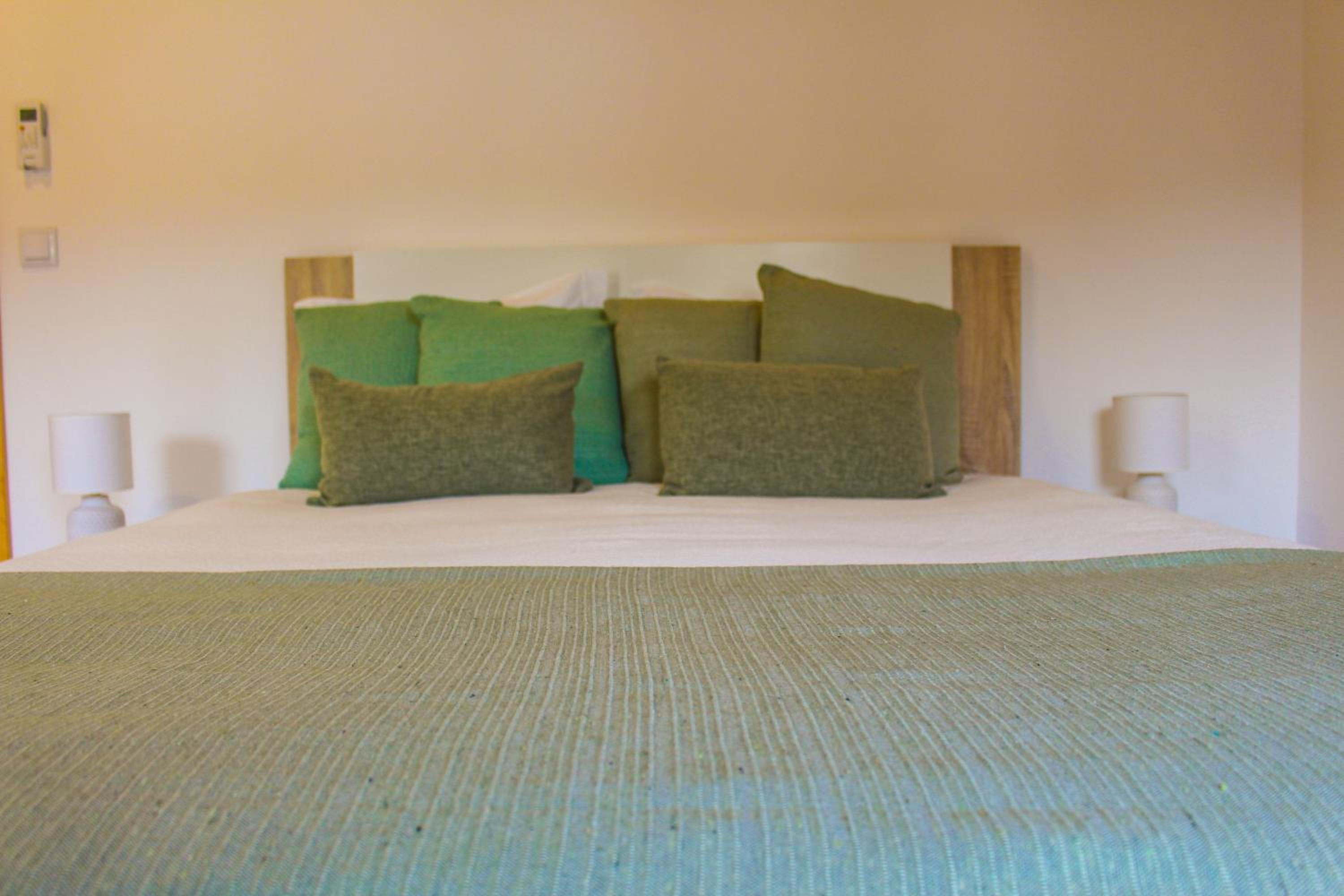 Double Room with Balcony - Photo 4