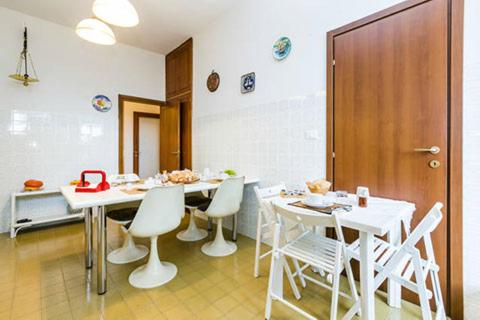 Double Room with Private Bathroom - Photo 4