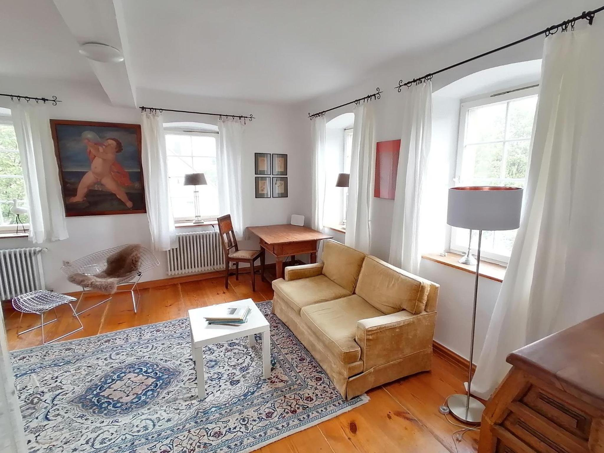 Three-Bedroom House photo 3