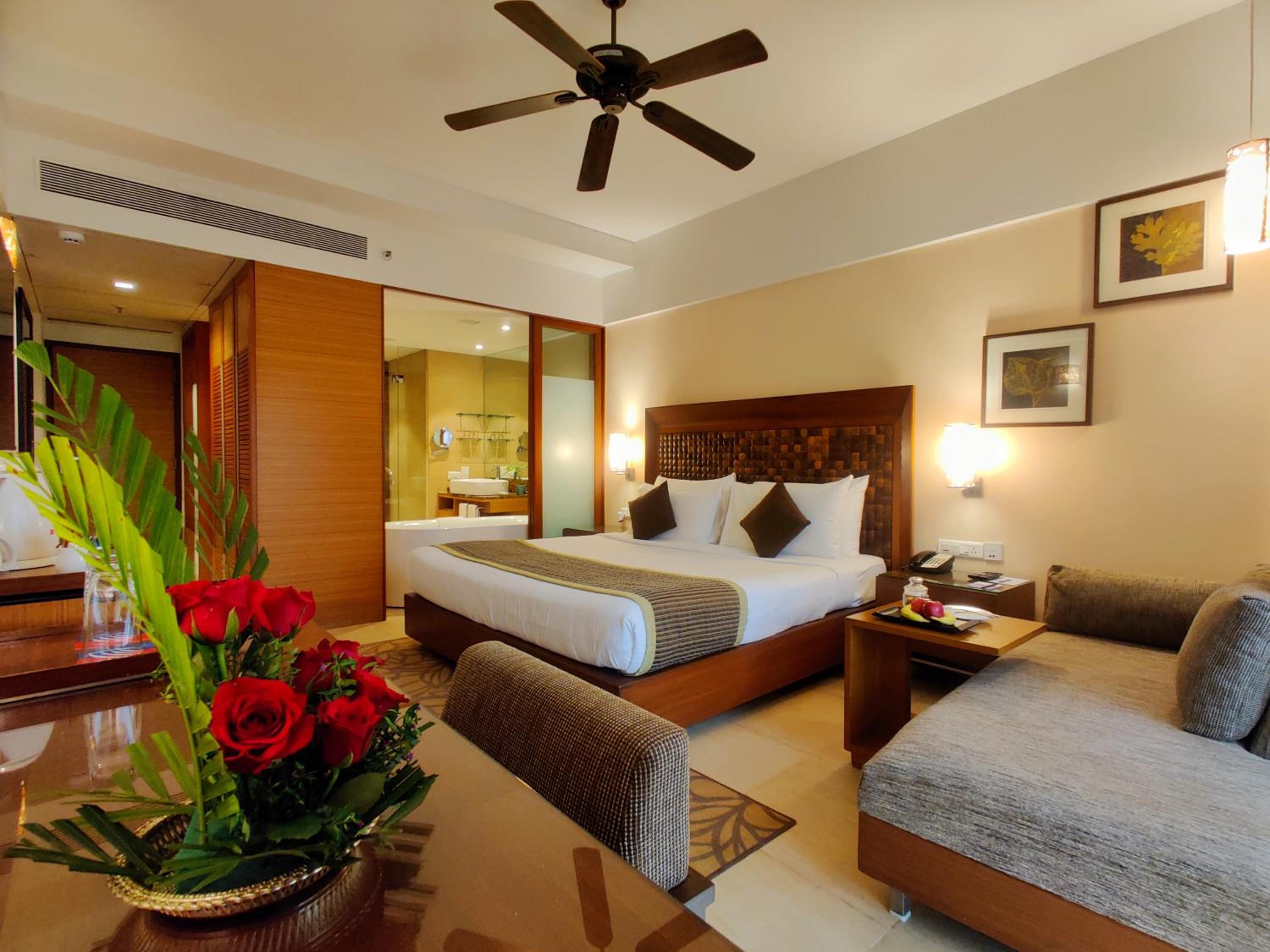 Classic King Room with 20% off on Session on Spa , Food & Beverages and complimentary Access to Water Park Rides - Photo 5