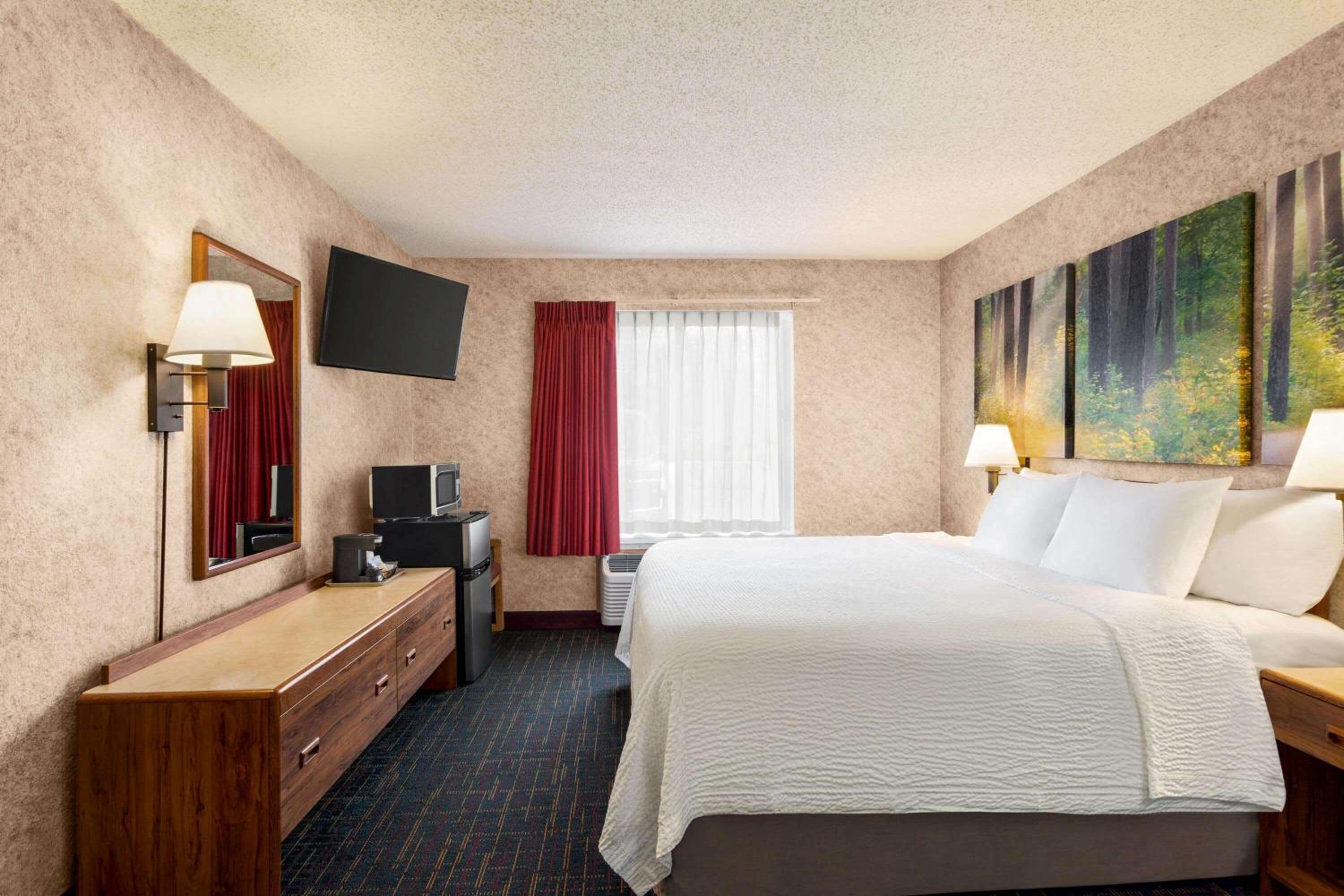 Business King Room - Non-Smoking - Photo 1