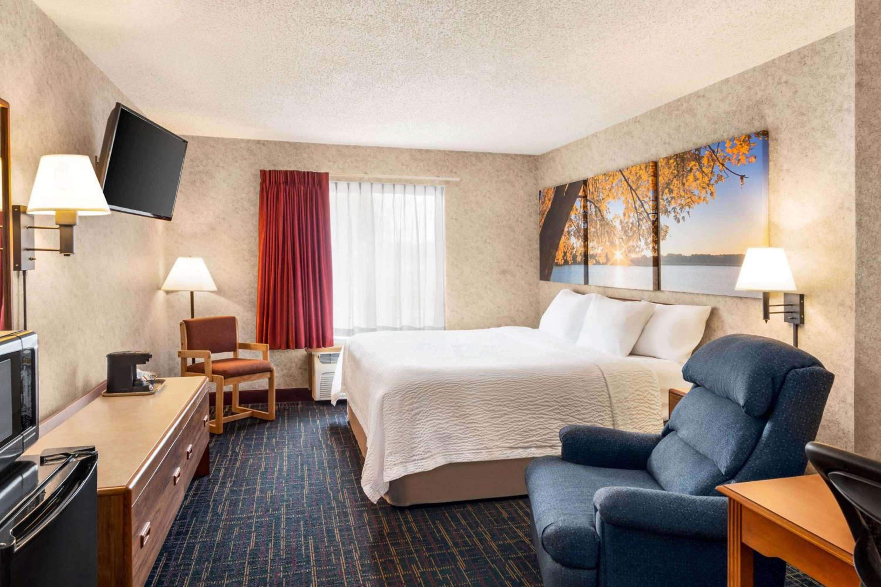 Business King Room - Non-Smoking - Photo 2