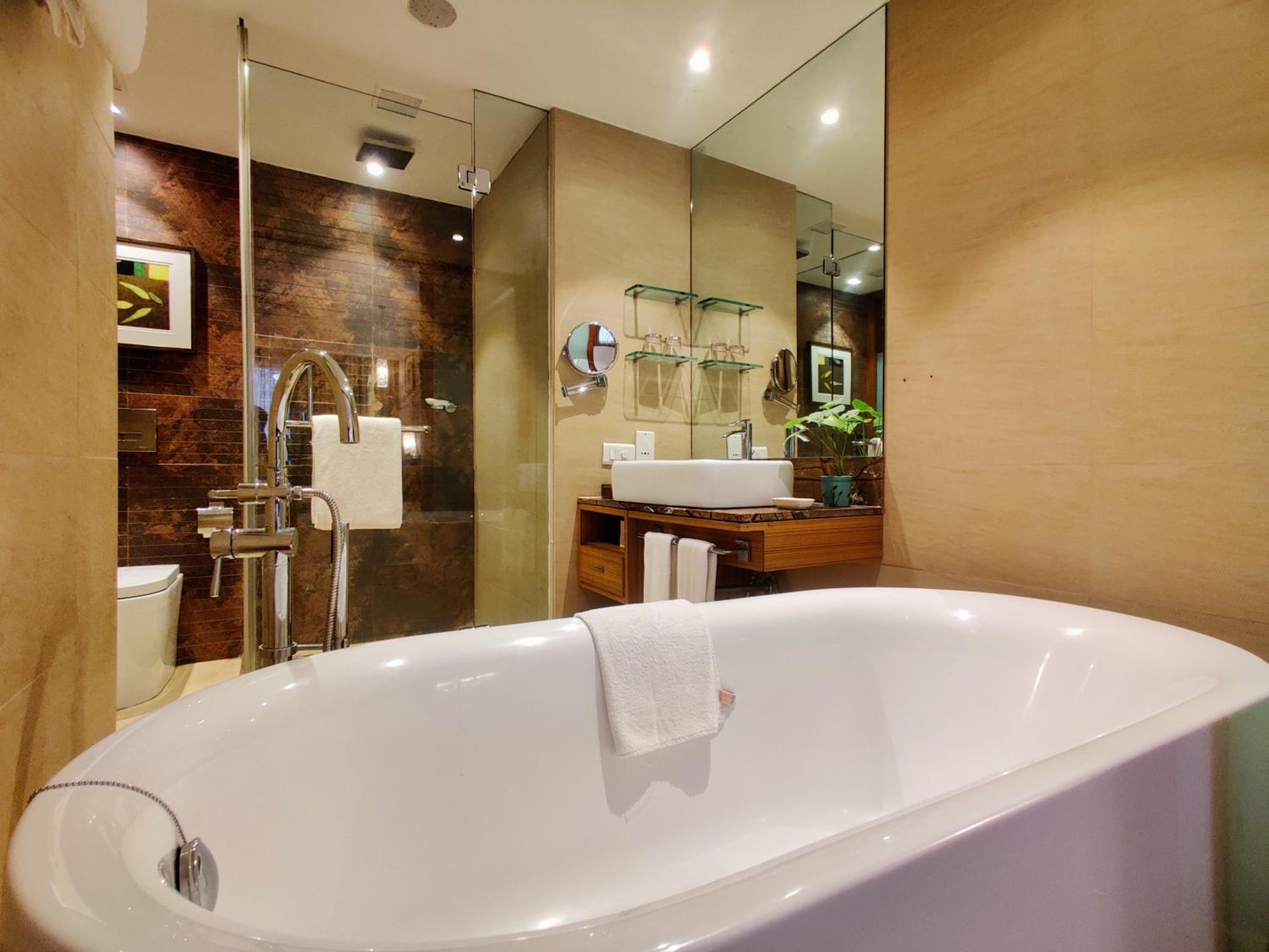 Classic Suite with 20% off on Session on Spa , Food & Beverages and complimentary Access to Water Park Rides - Photo 3