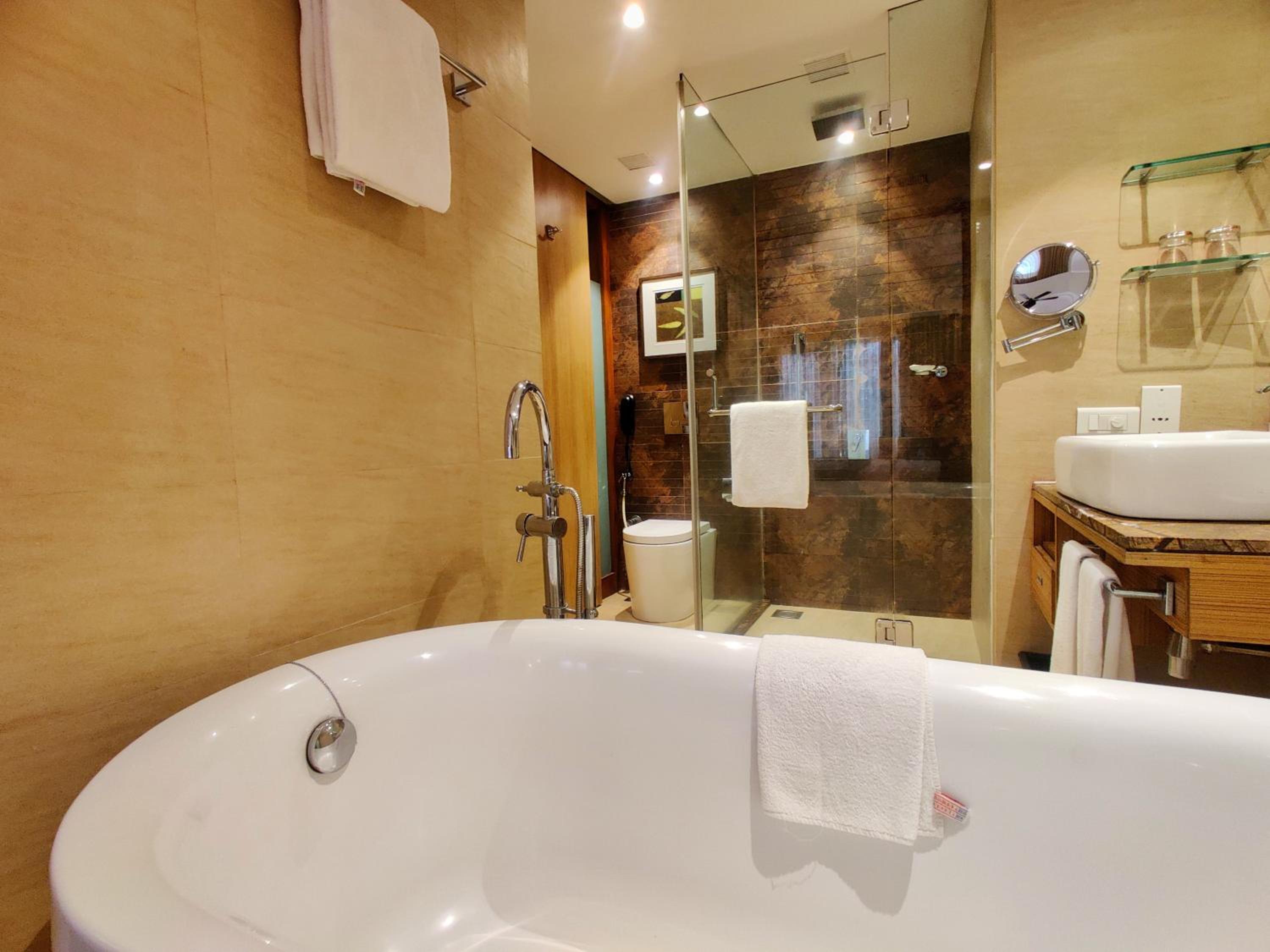 Classic Suite with 20% off on Session on Spa , Food & Beverages and complimentary Access to Water Park Rides - Photo 4