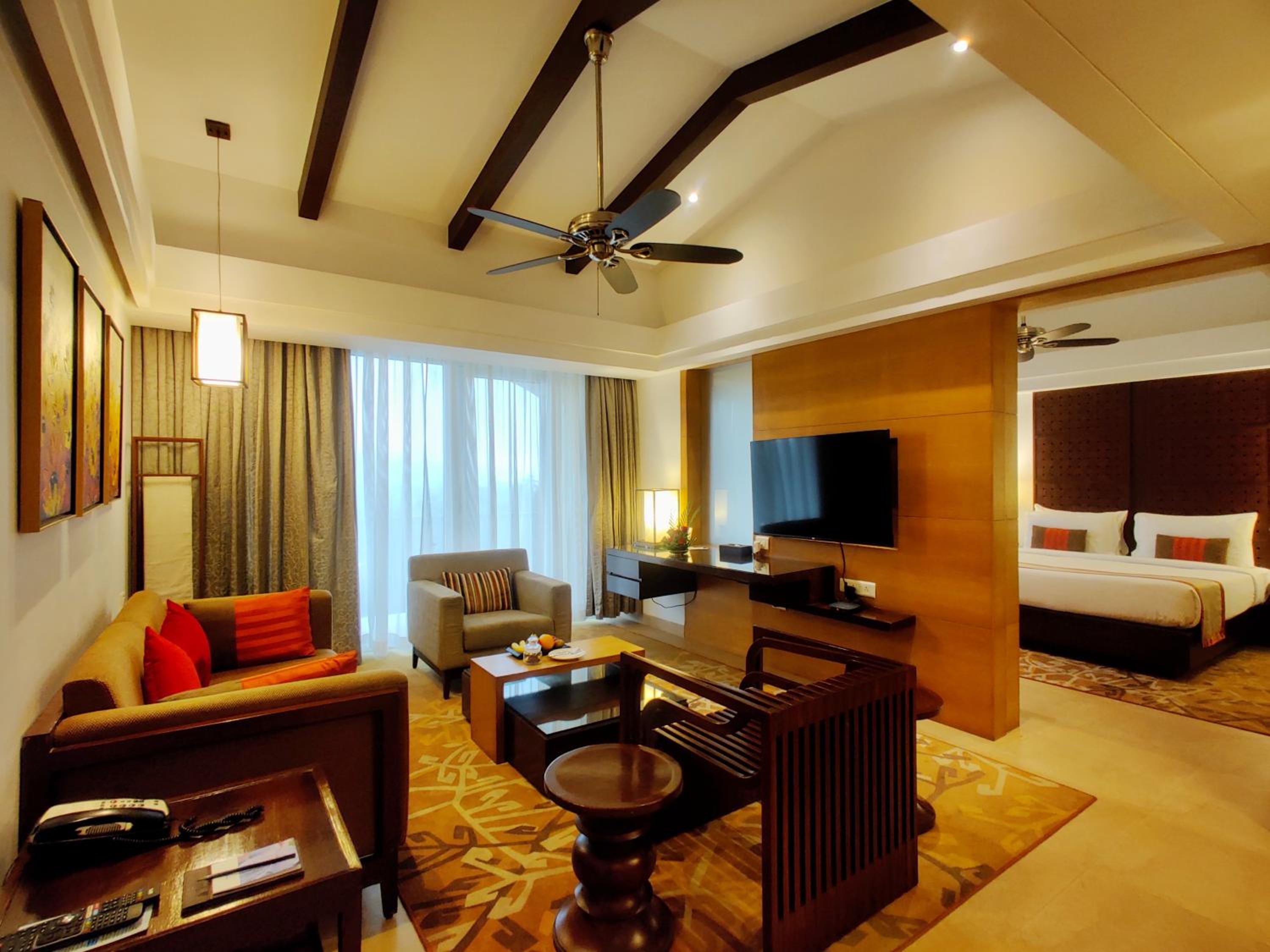 Classic Suite with 20% off on Session on Spa , Food & Beverages and complimentary Access to Water Park Rides - Photo 7