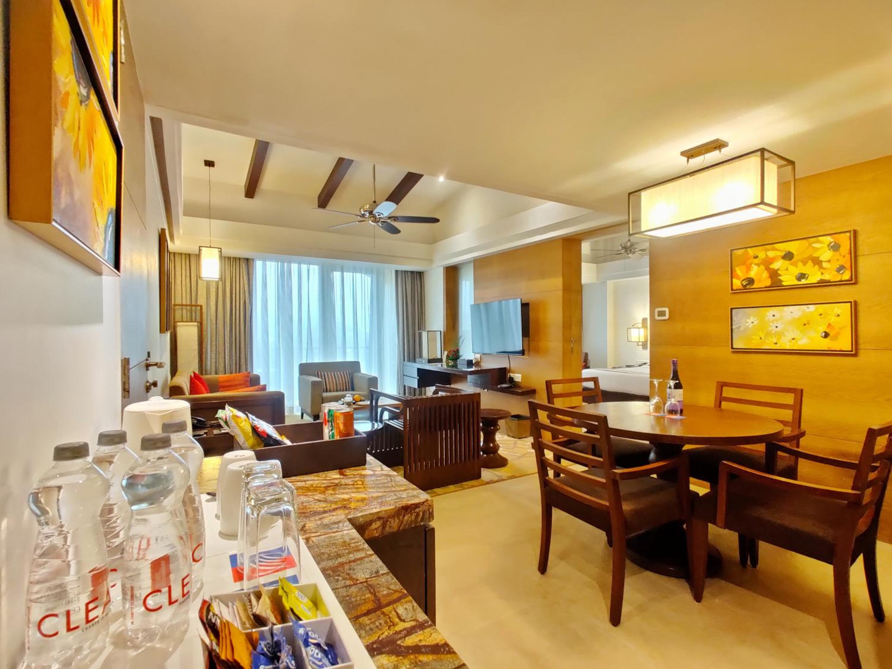 Classic Suite with 20% off on Session on Spa , Food & Beverages and complimentary Access to Water Park Rides - Photo 14