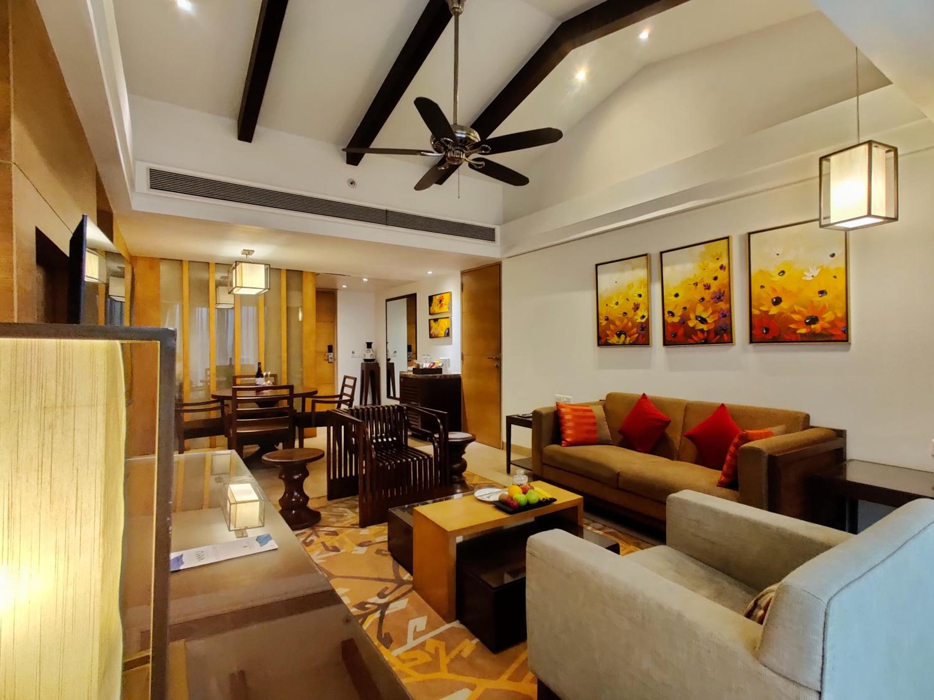 Classic Suite with 20% off on Session on Spa , Food & Beverages and complimentary Access to Water Park Rides - Photo 17