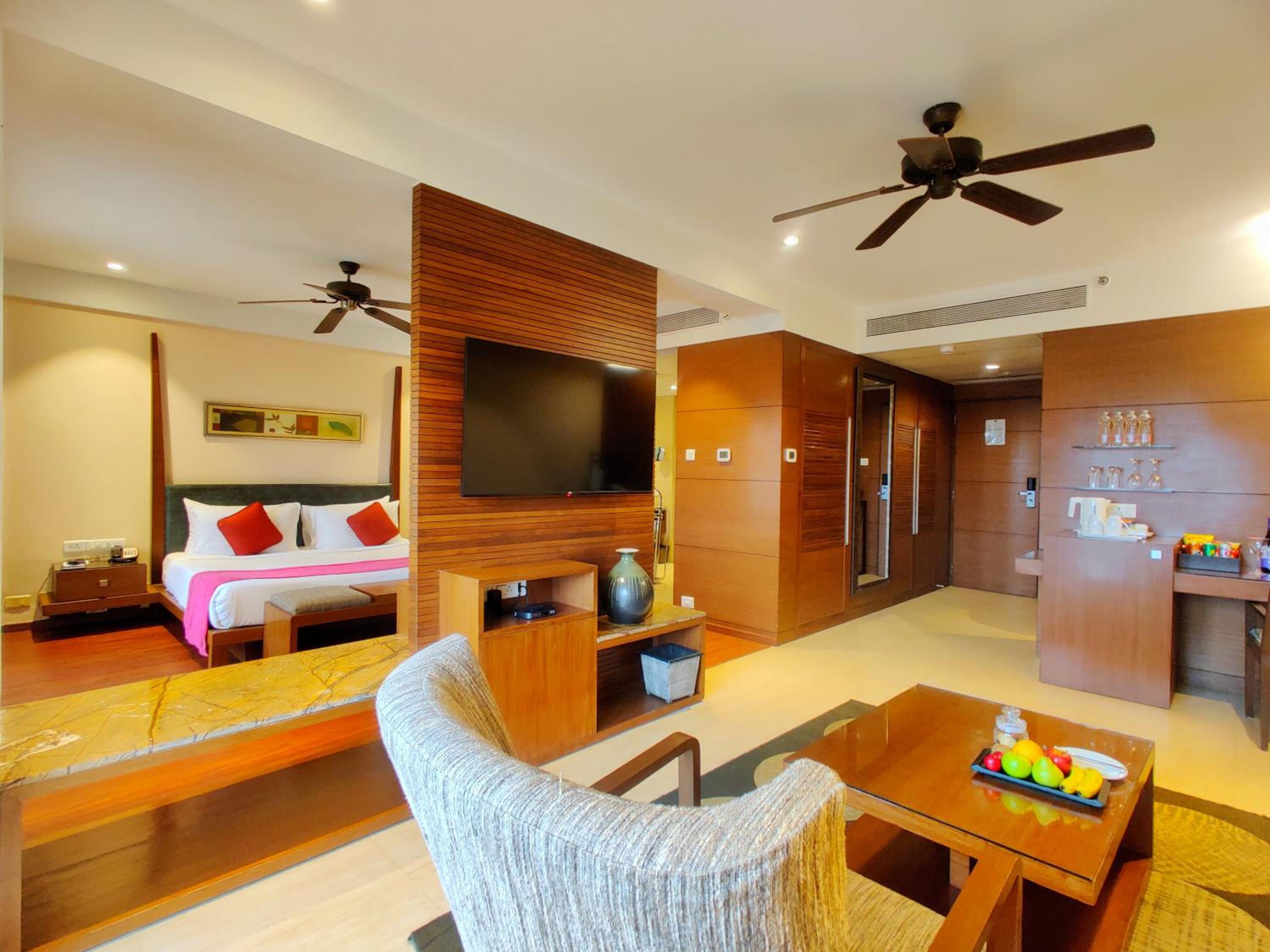Classic Suite with 20% off on Session on Spa , Food & Beverages and complimentary Access to Water Park Rides - Photo 20
