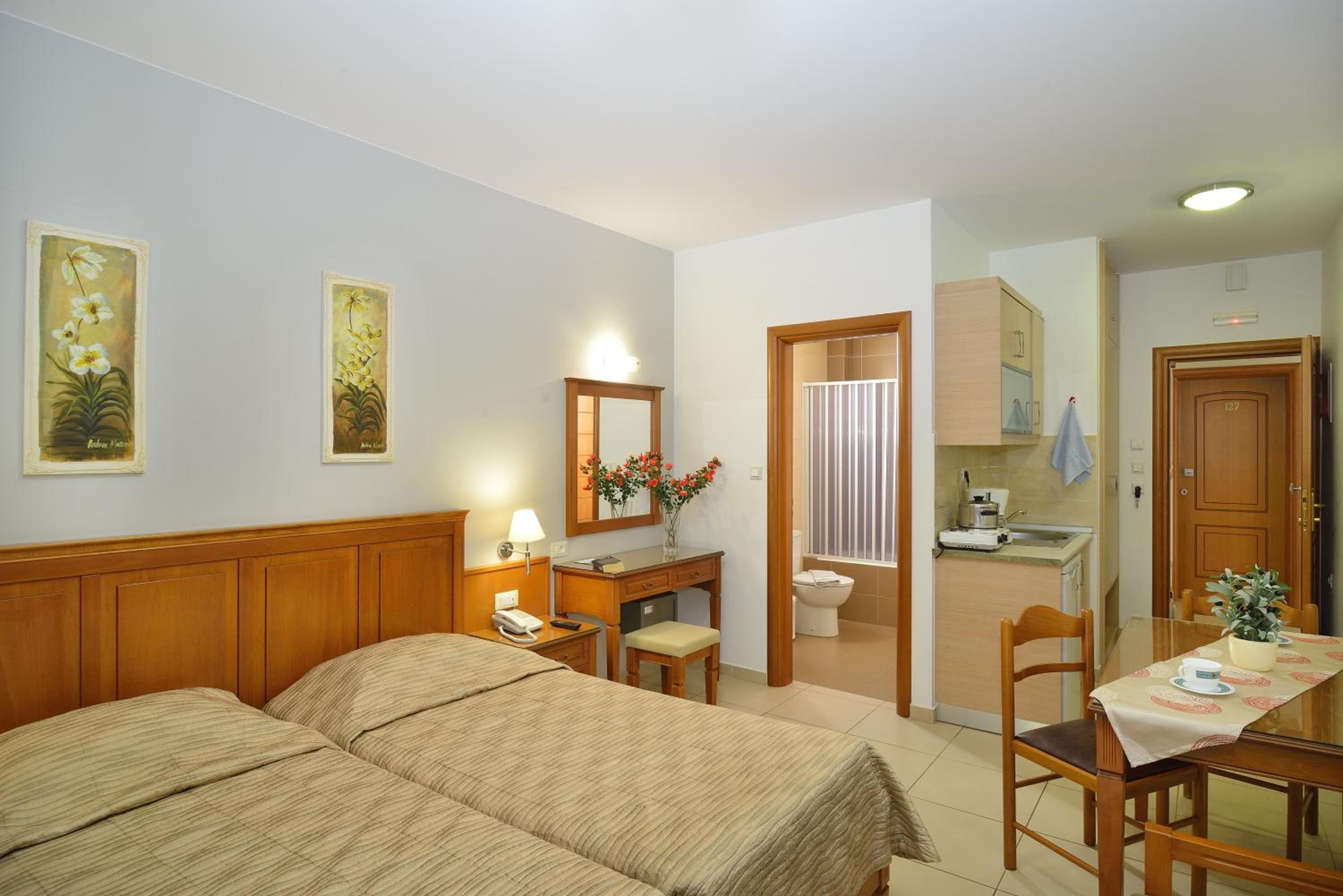One-Bedroom Apartment (3 Adults)
