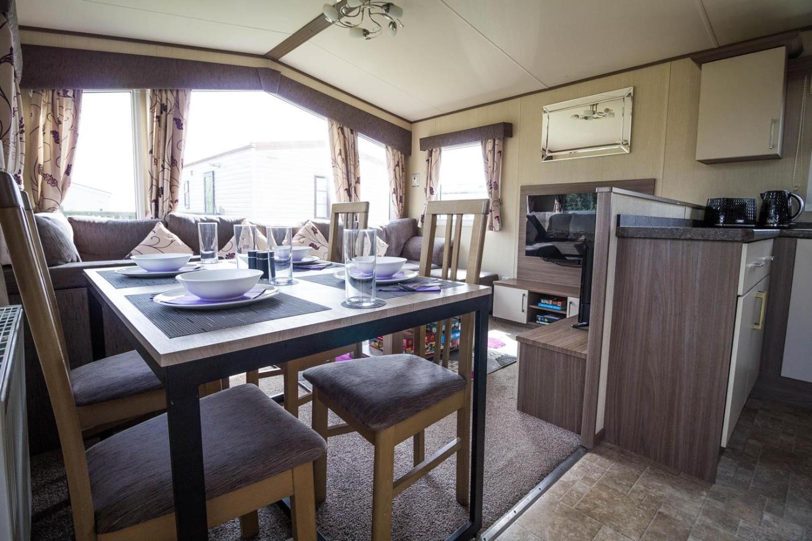 Three-Bedroom Mobile Home photo 2