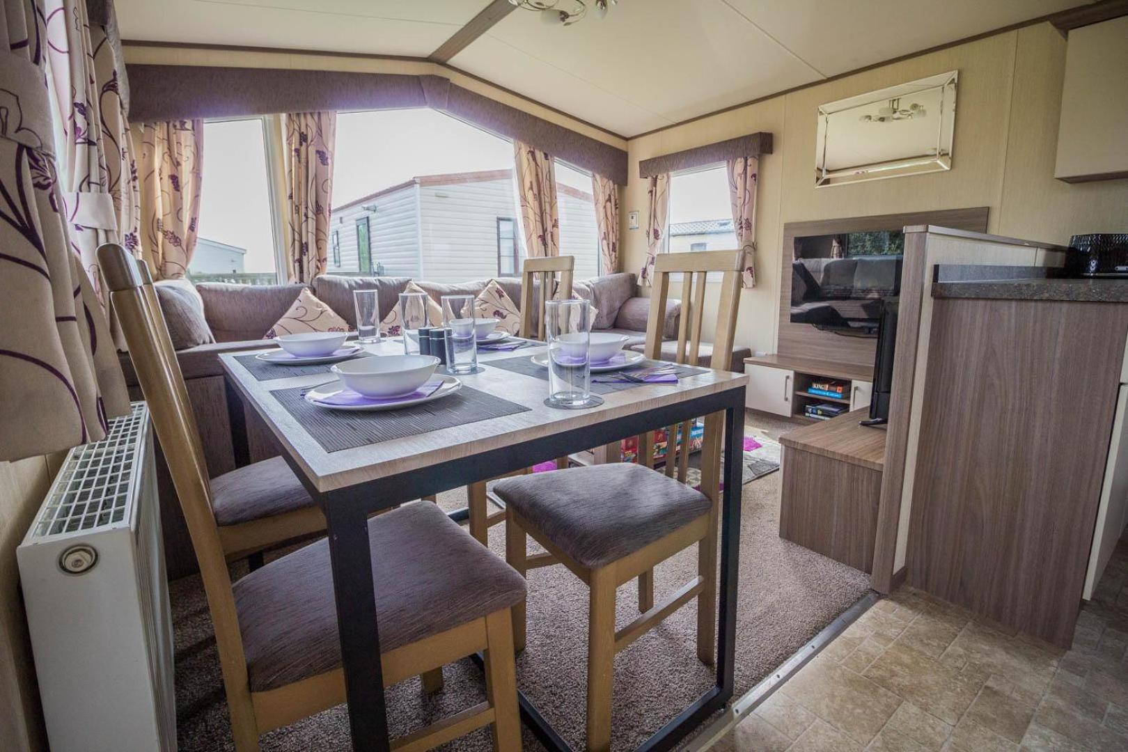 Three-Bedroom Mobile Home photo 3