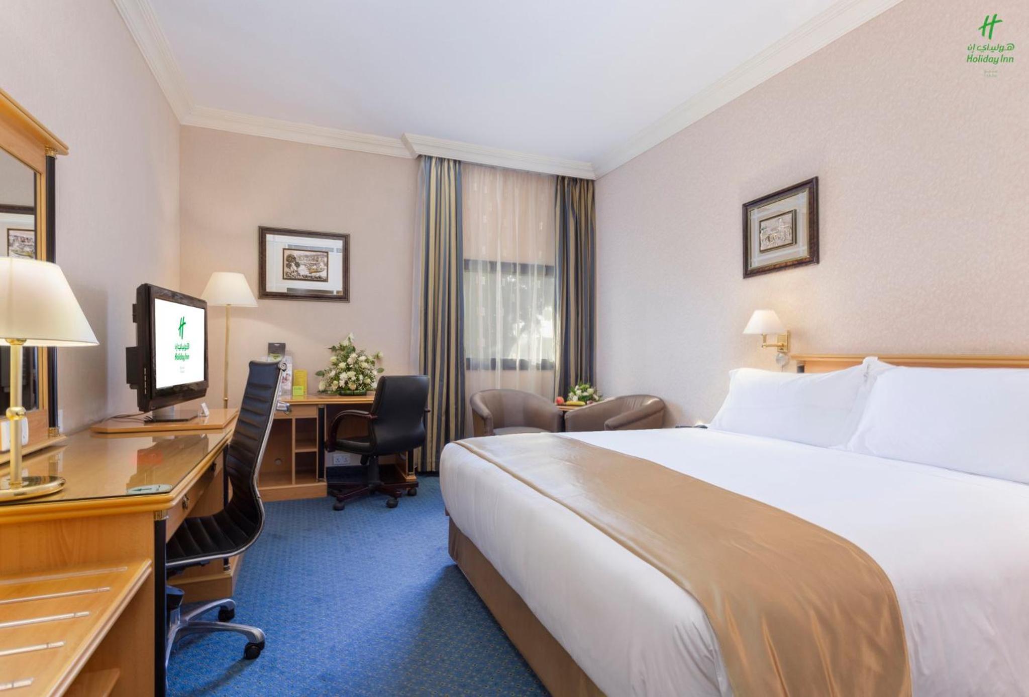 Standard King Room with Pool View - Photo 7