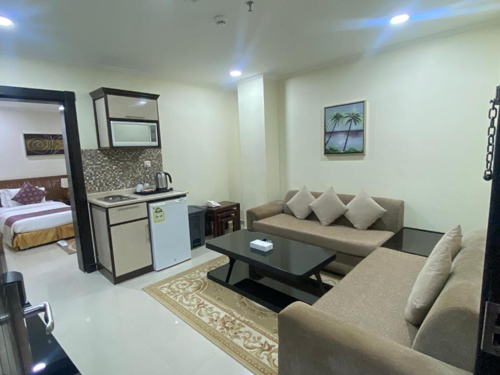 One-Bedroom Suite photo 3