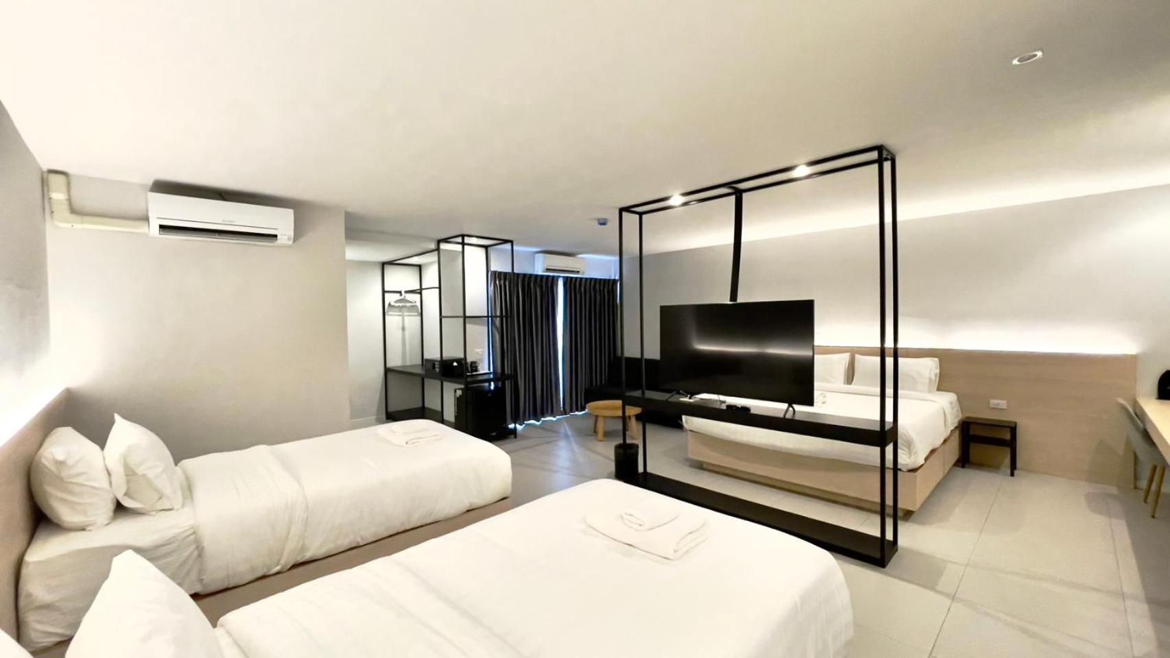 Standard Family Room 4 - Photo 7