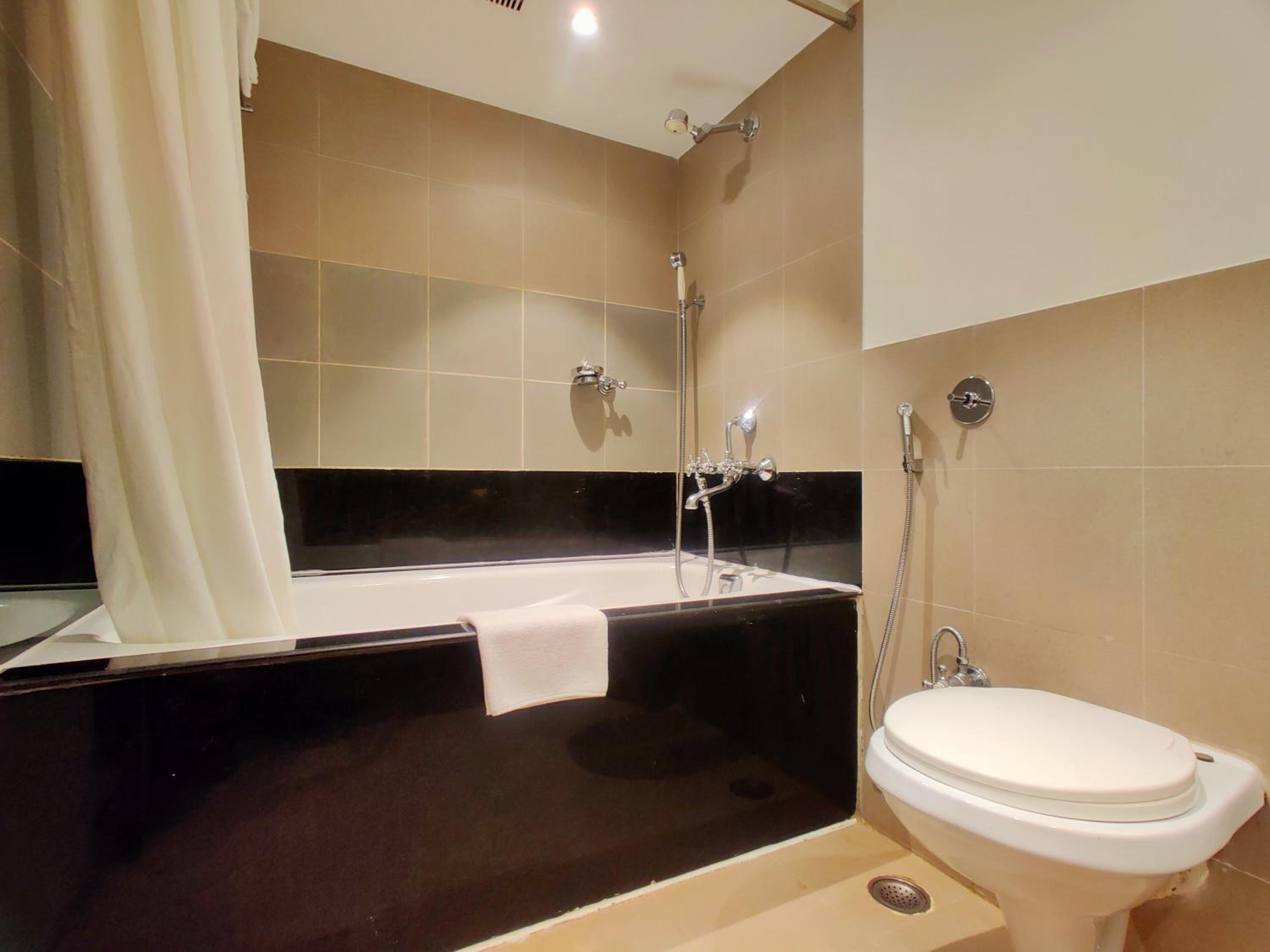 Junior Suite with 20% off on Session on Spa , Food & Beverages and complimentary Access to Water Park Rides - Photo 10