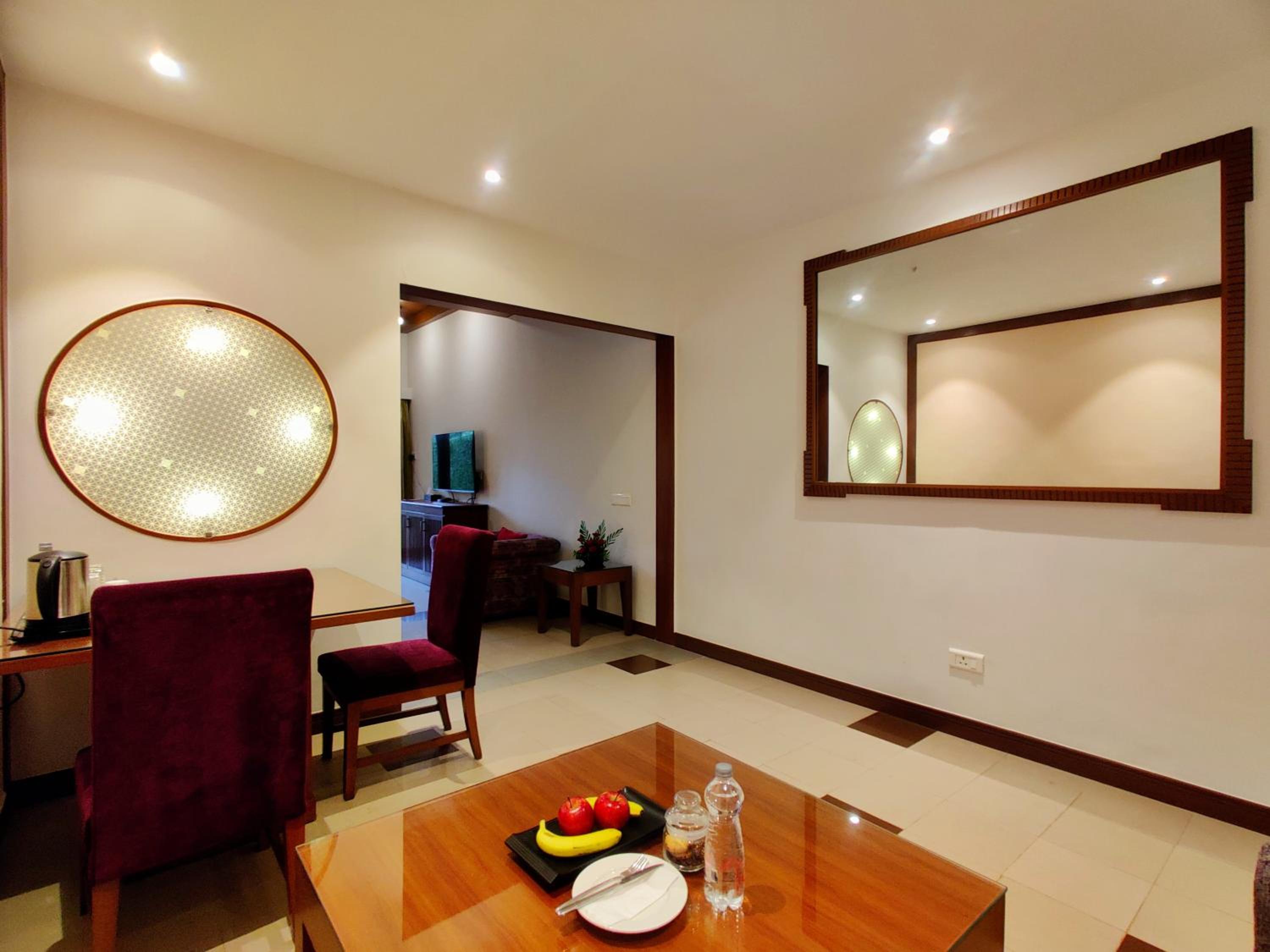 Junior Suite with 20% off on Session on Spa , Food & Beverages and complimentary Access to Water Park Rides - Photo 3