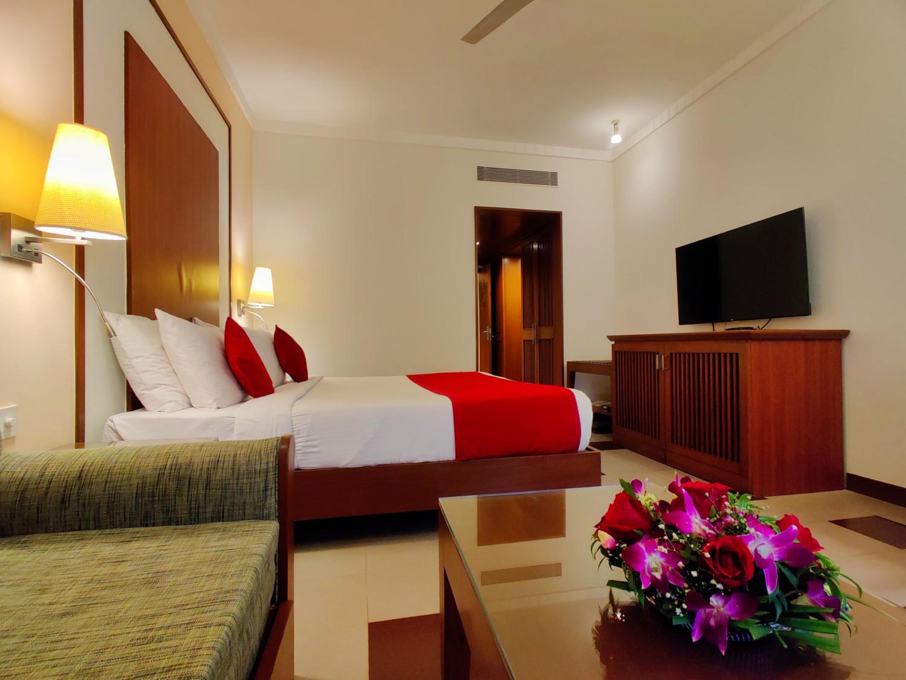 Deluxe King with 20% off on Session on Spa , Food & Beverages and complimentary Access to Water Park Rides - Photo 2