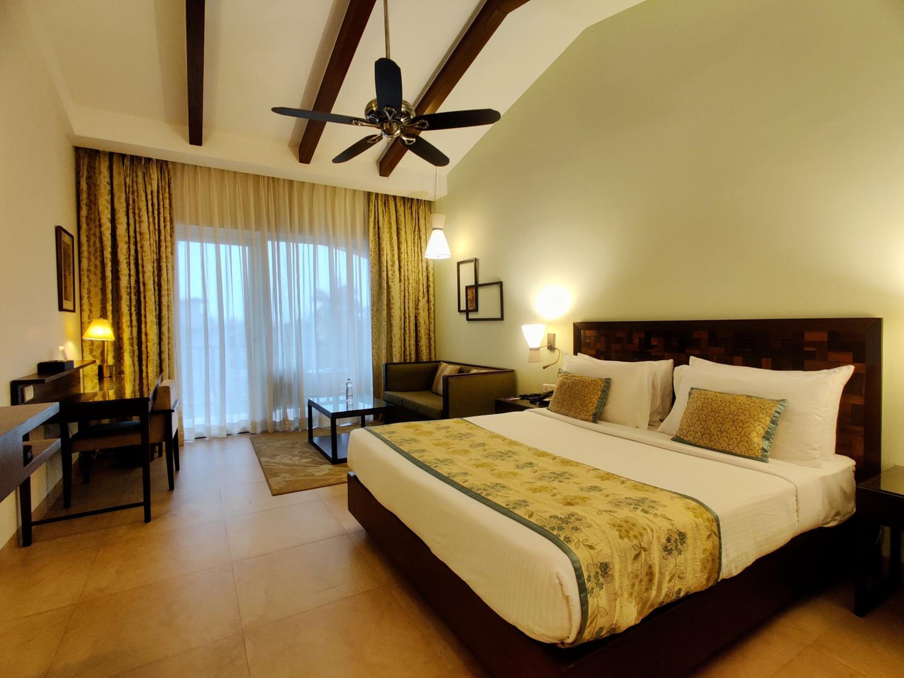 Classic Deluxe King with 20% off on Session on Spa , Food & Beverages and complimentary Access to Water Park Rides - Photo 8