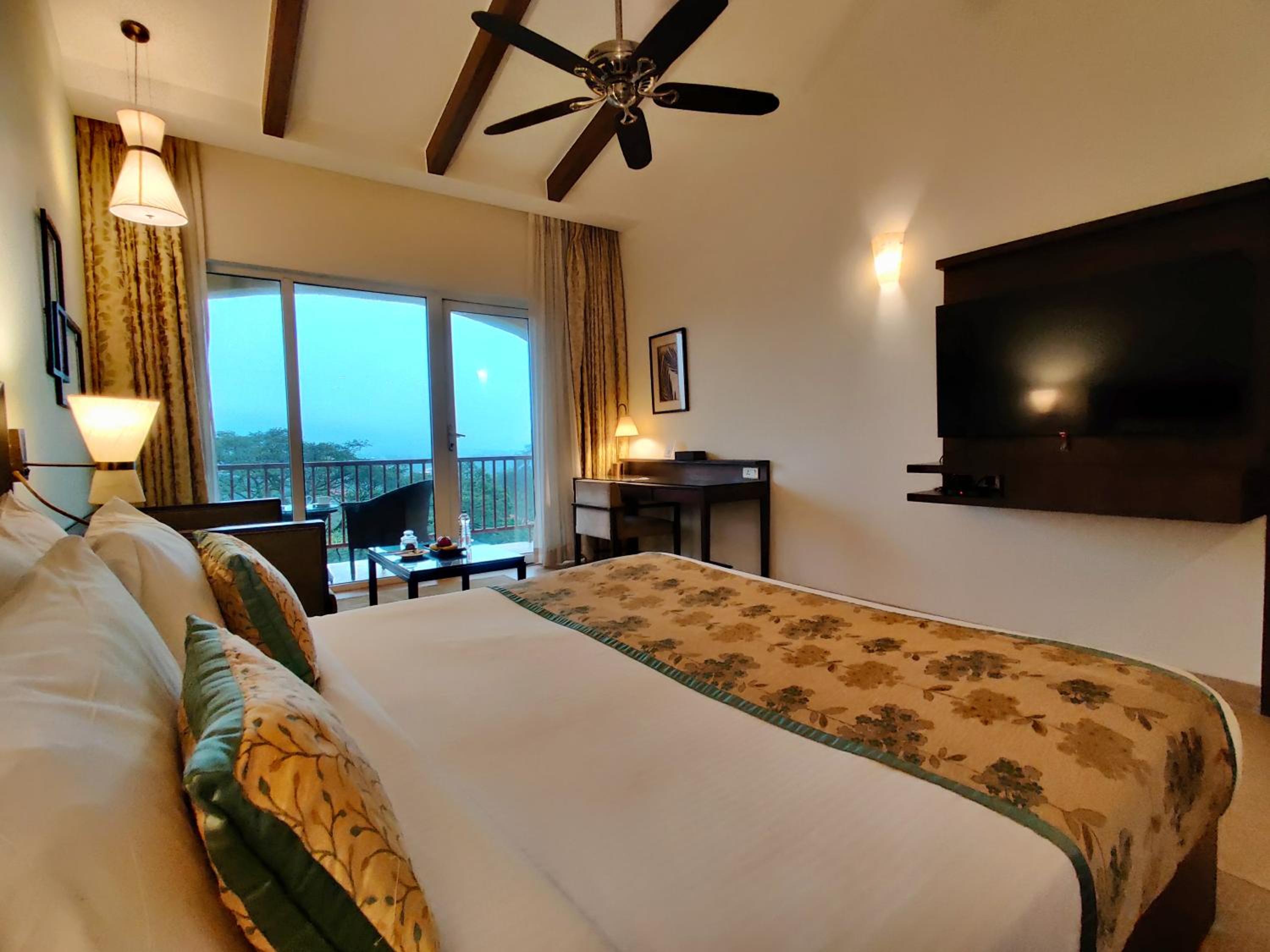 Classic Deluxe King with 20% off on Session on Spa , Food & Beverages and complimentary Access to Water Park Rides - Photo 7