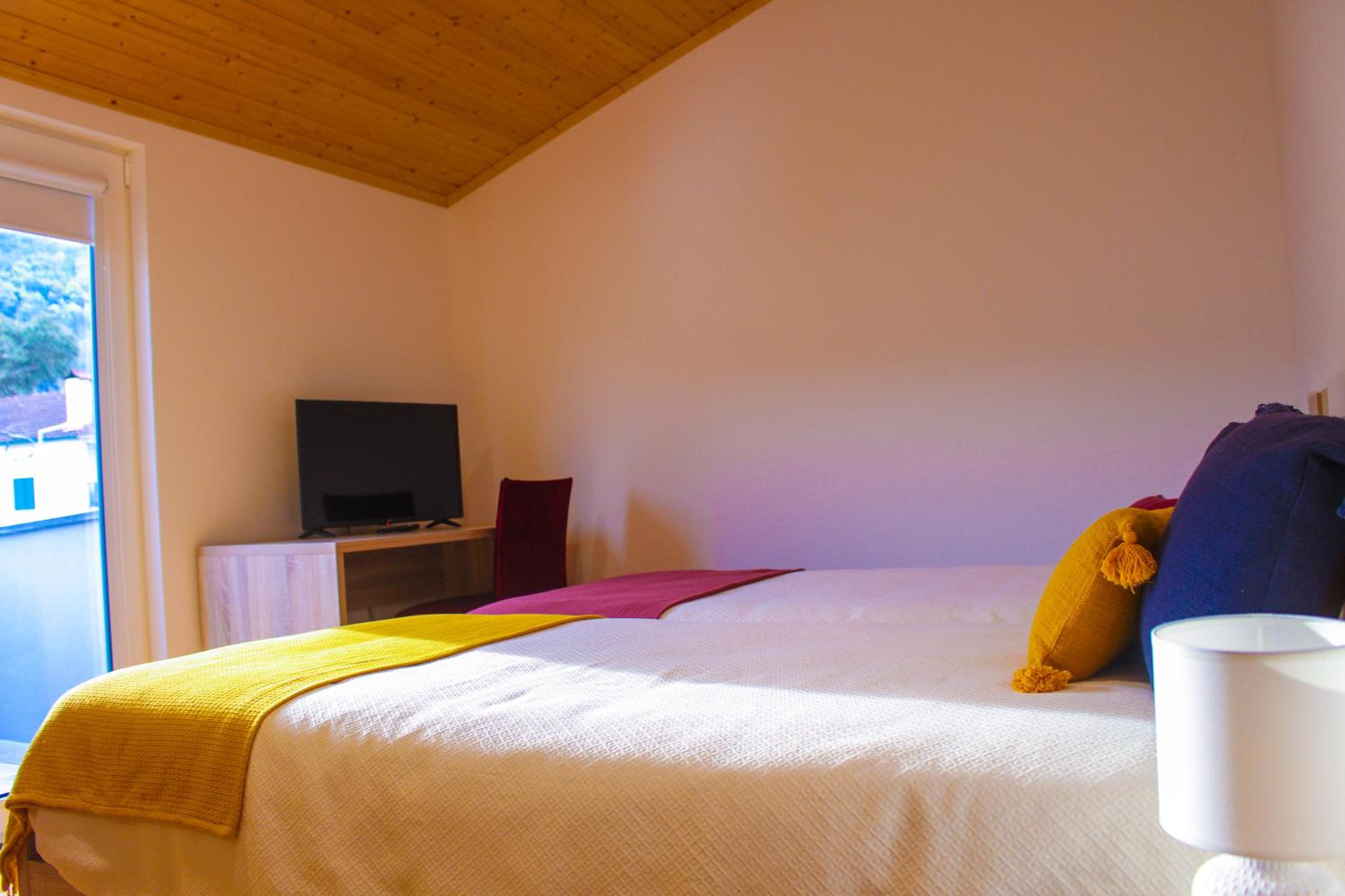Twin Room with Mountain View - Photo 15