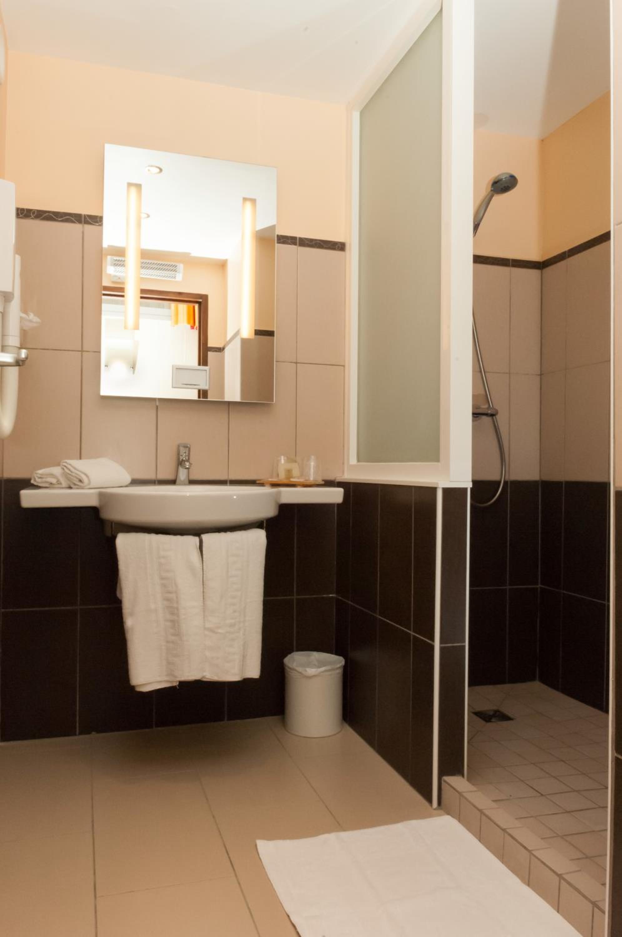 Superior Double Room - Photo 6