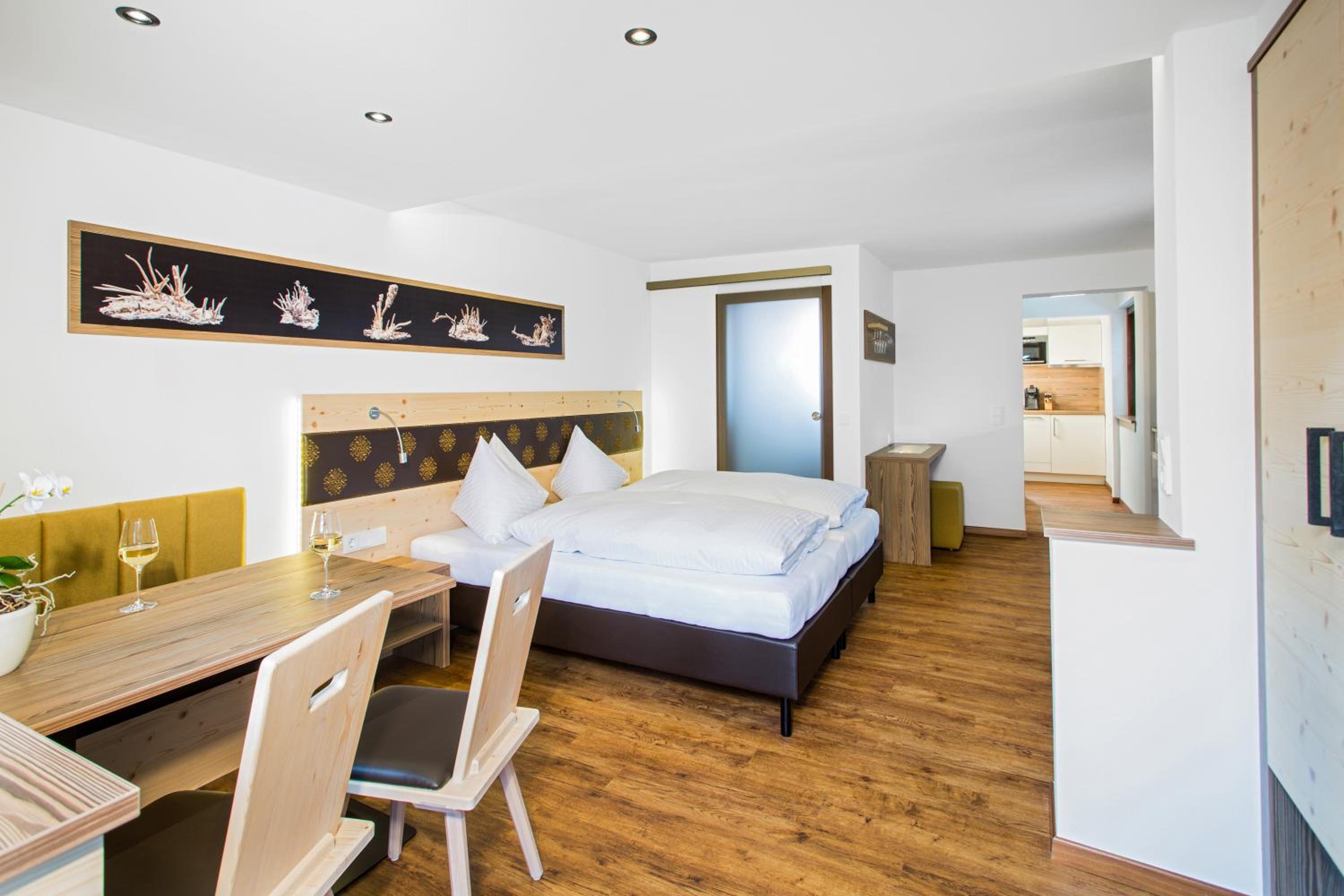 Large Studio Apartment with Terrace photo 1