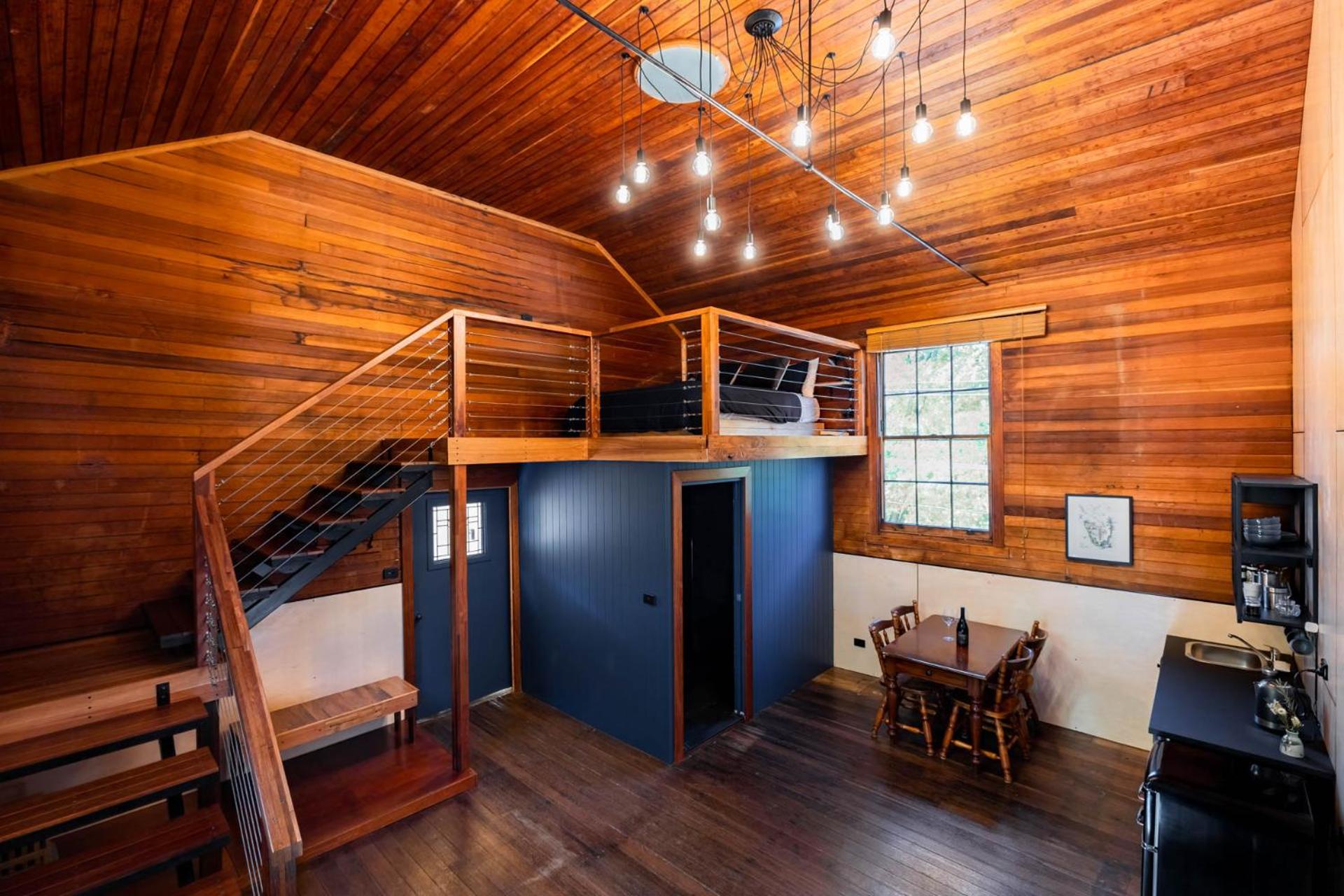 Loft - Photo 1