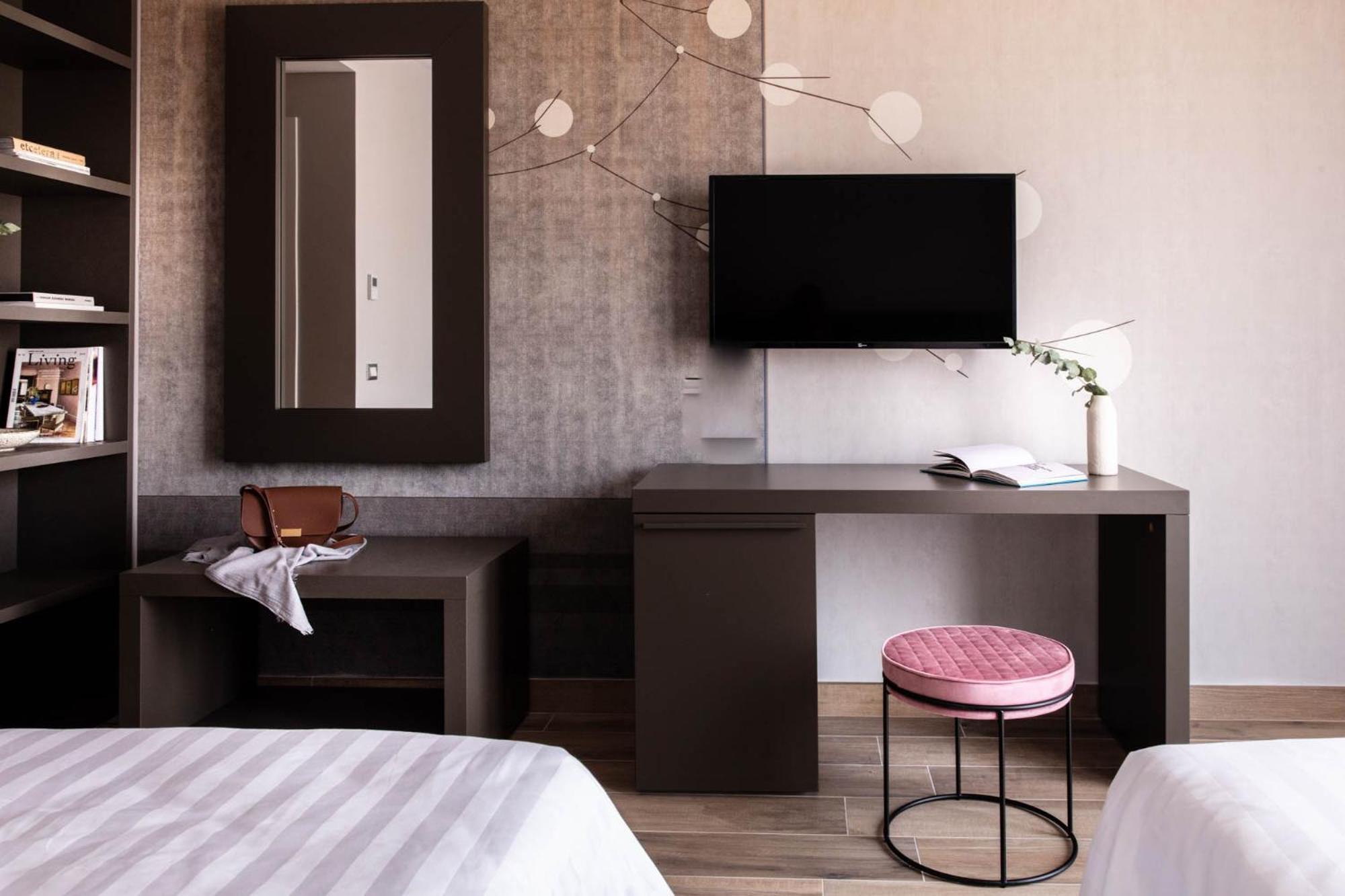 Double Room - Disability Access photo 3