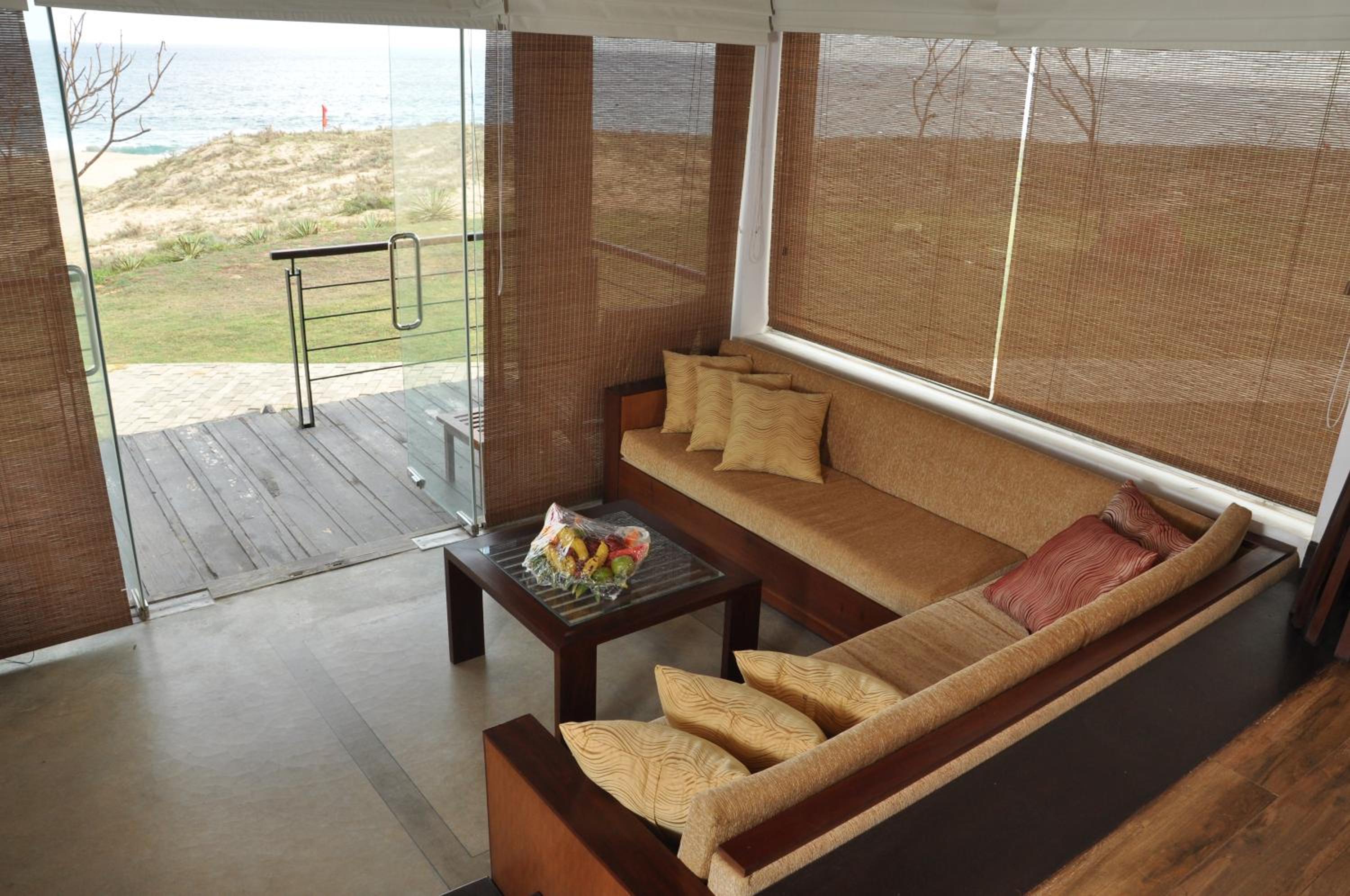 Deluxe Double Room with Balcony and Sea View - Photo 4