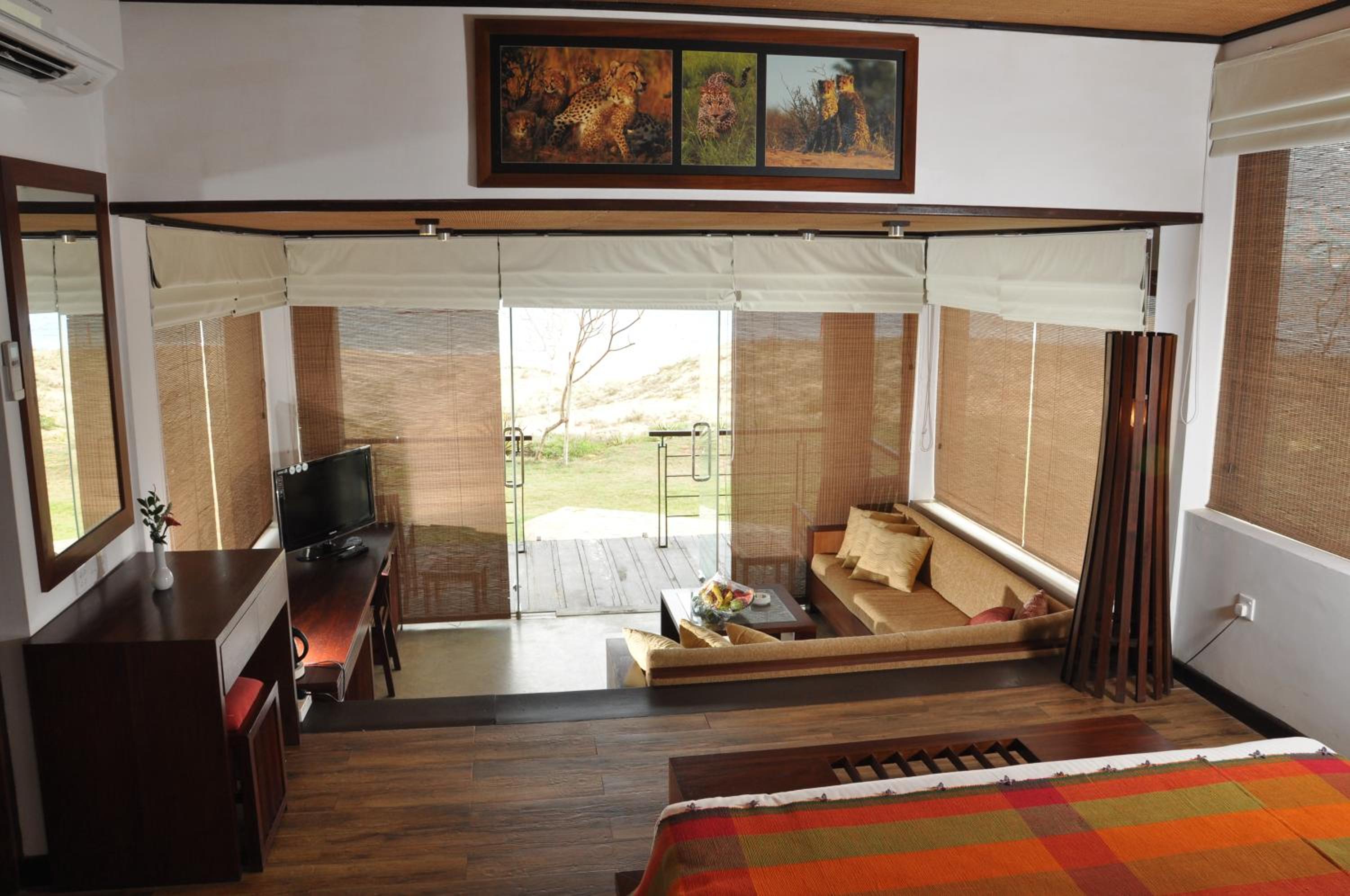 Deluxe Double Room with Balcony and Sea View - Photo 6