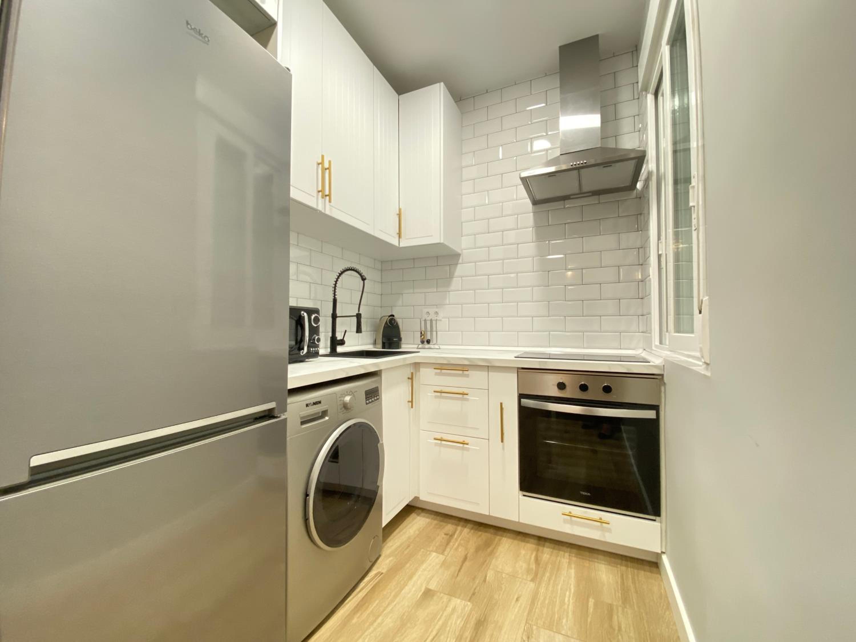 One-Bedroom Apartment photo 2