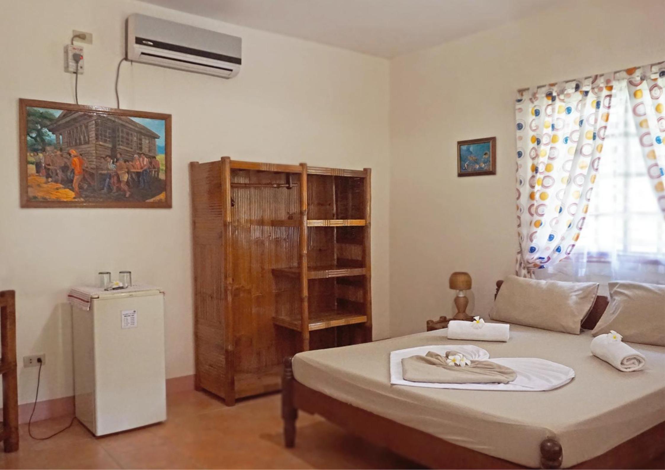 Superior Bungalow - Photo 1