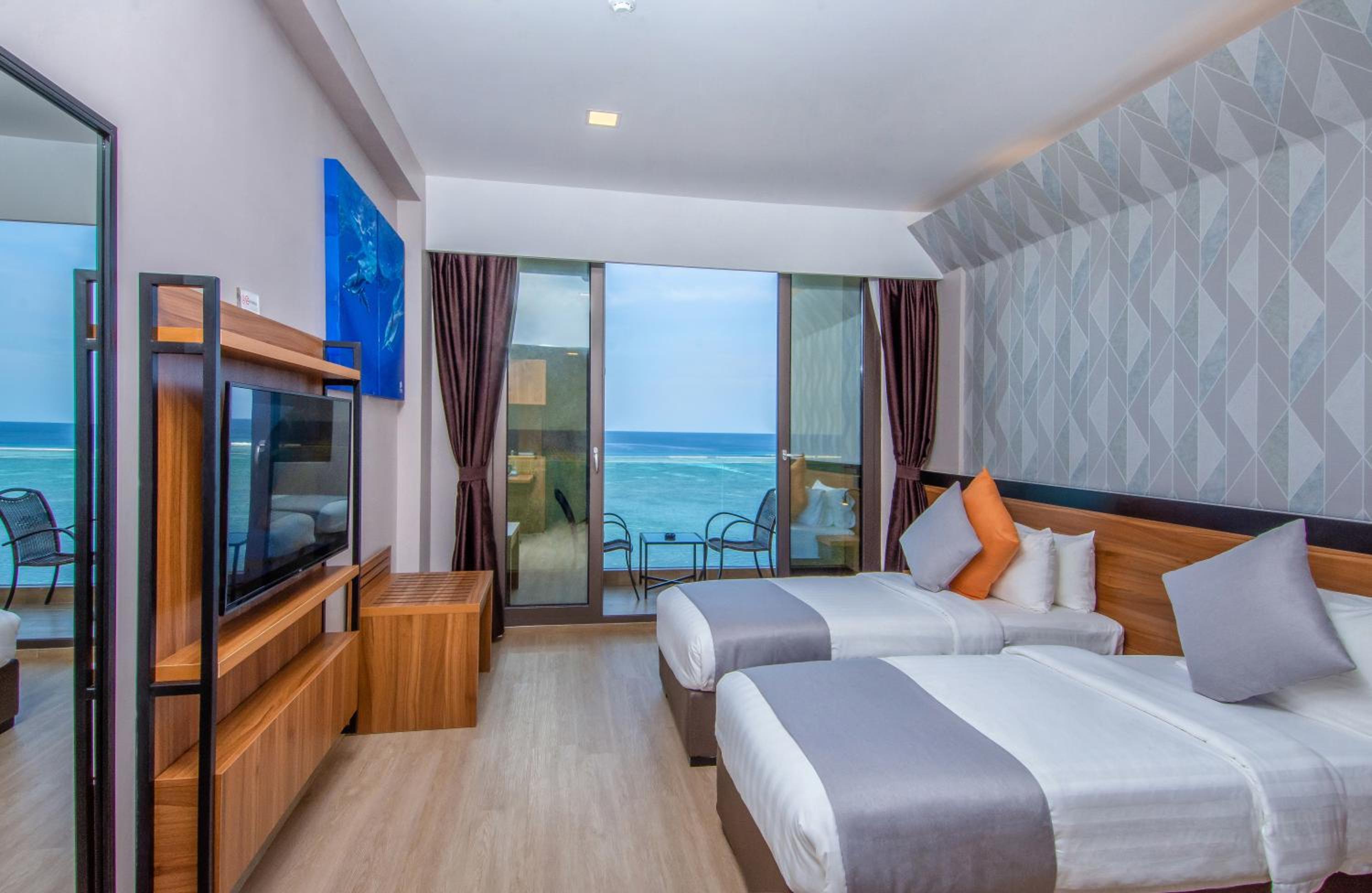 Deluxe Double or Twin Room with Sea View photo 3