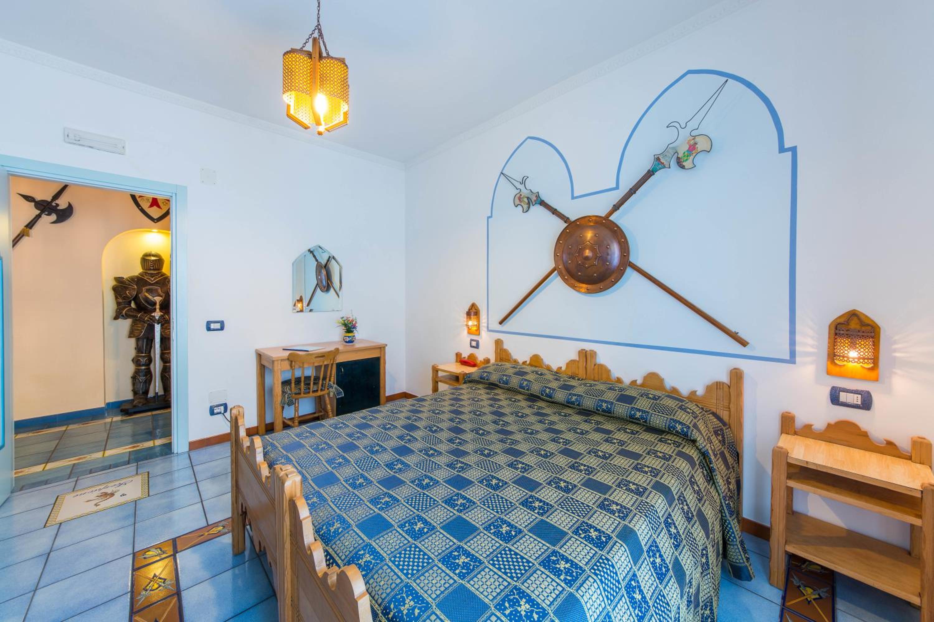 Double Room with Balcony - Photo 15