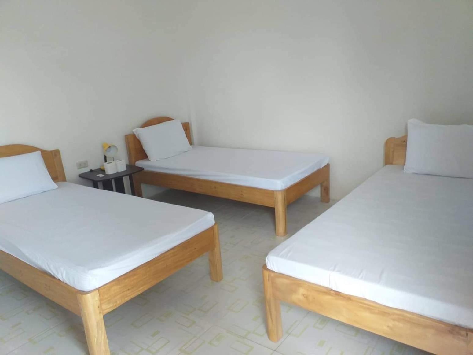 Triple Room with Bathroom - Photo 2