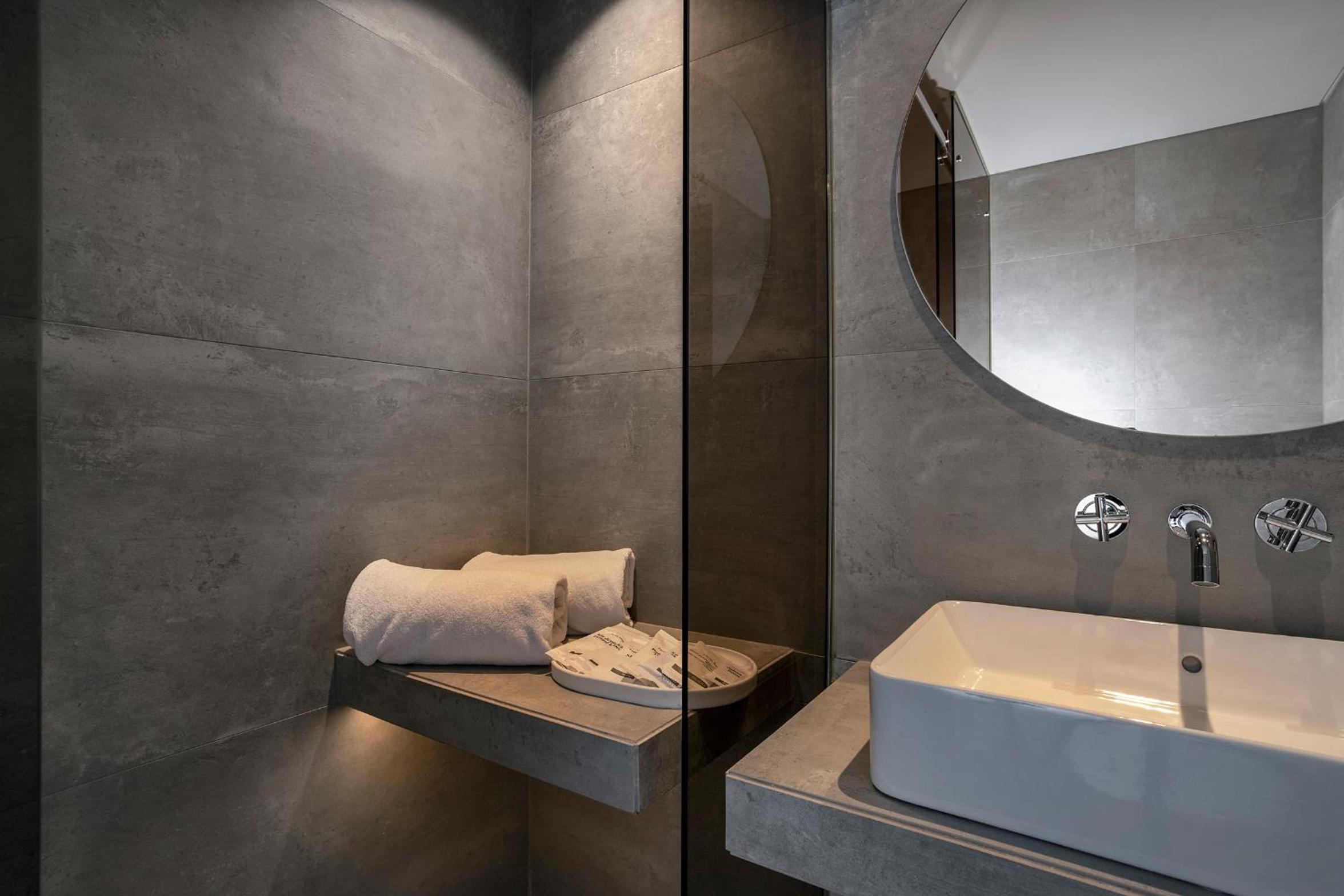 Standard Double or Twin Room - Photo 4