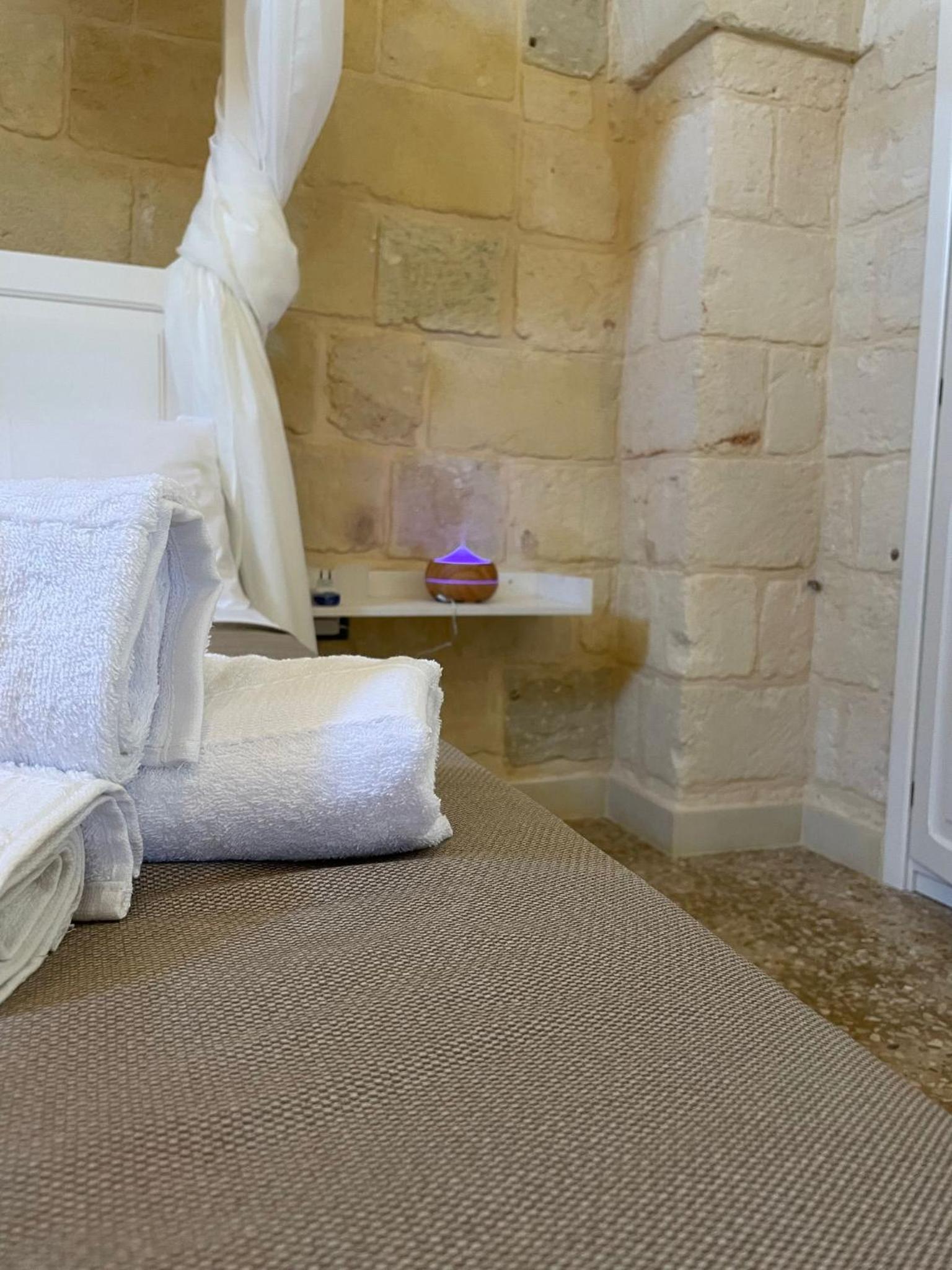 Studio With Spa Bath