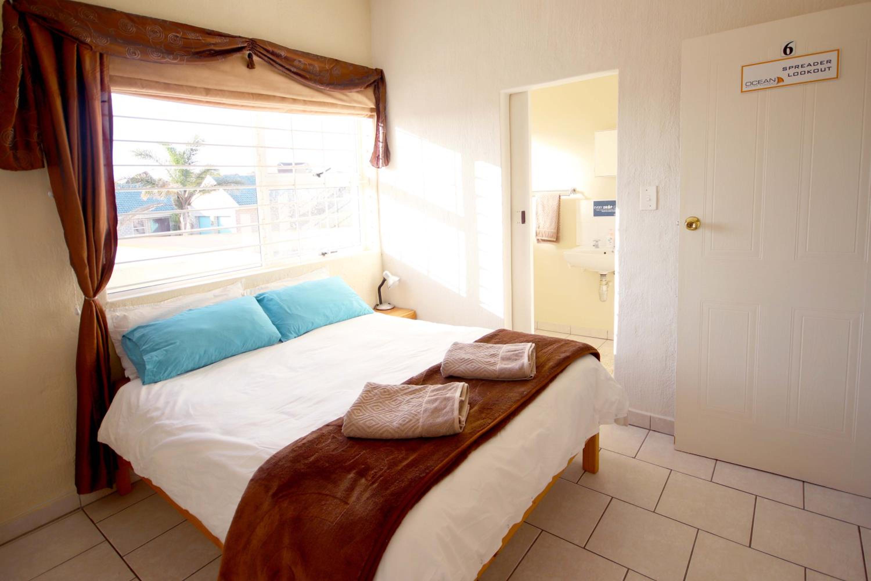 Double Room with Private Bathroom - Photo 2