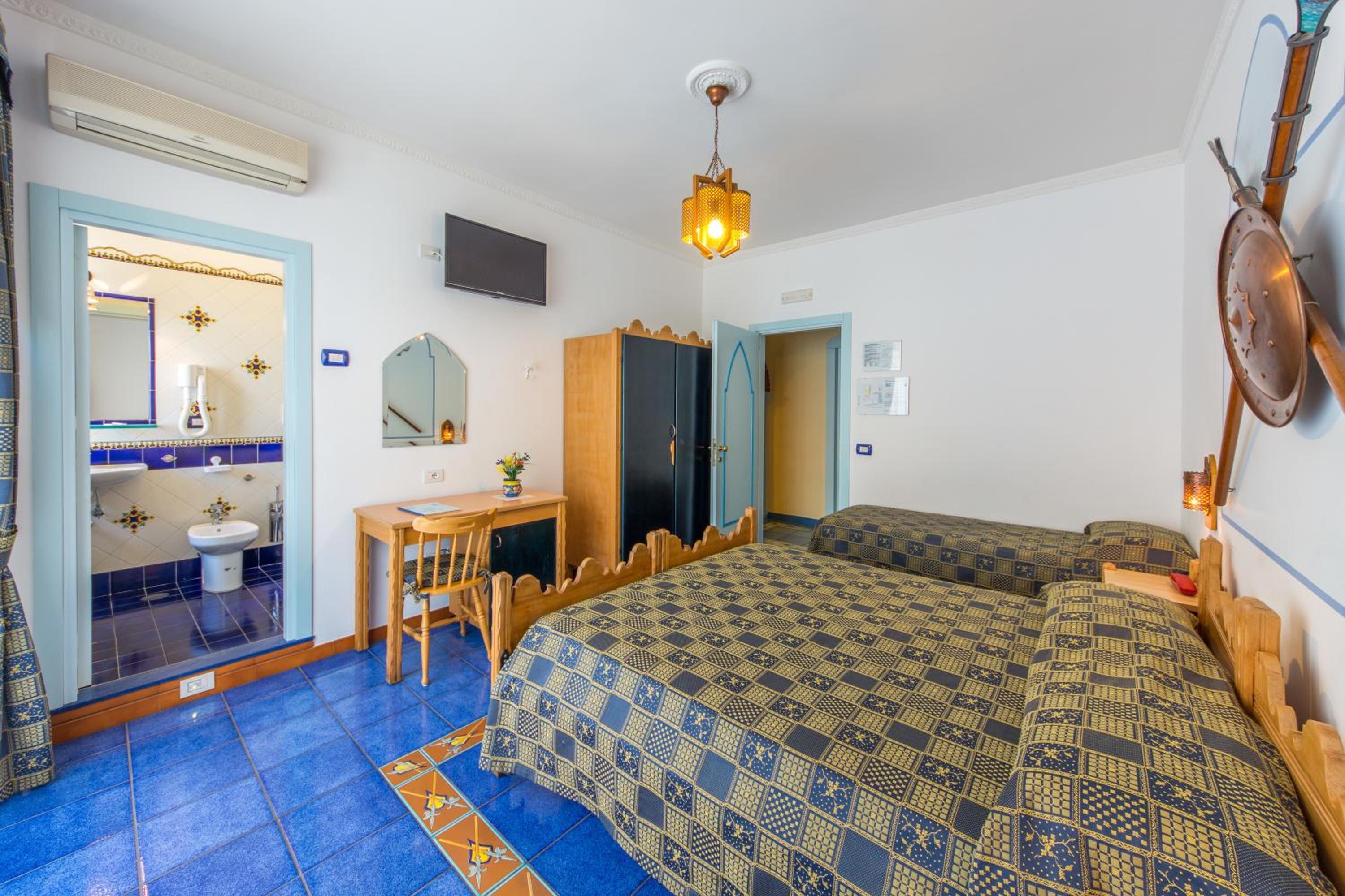 Triple Room with Balcony photo 3