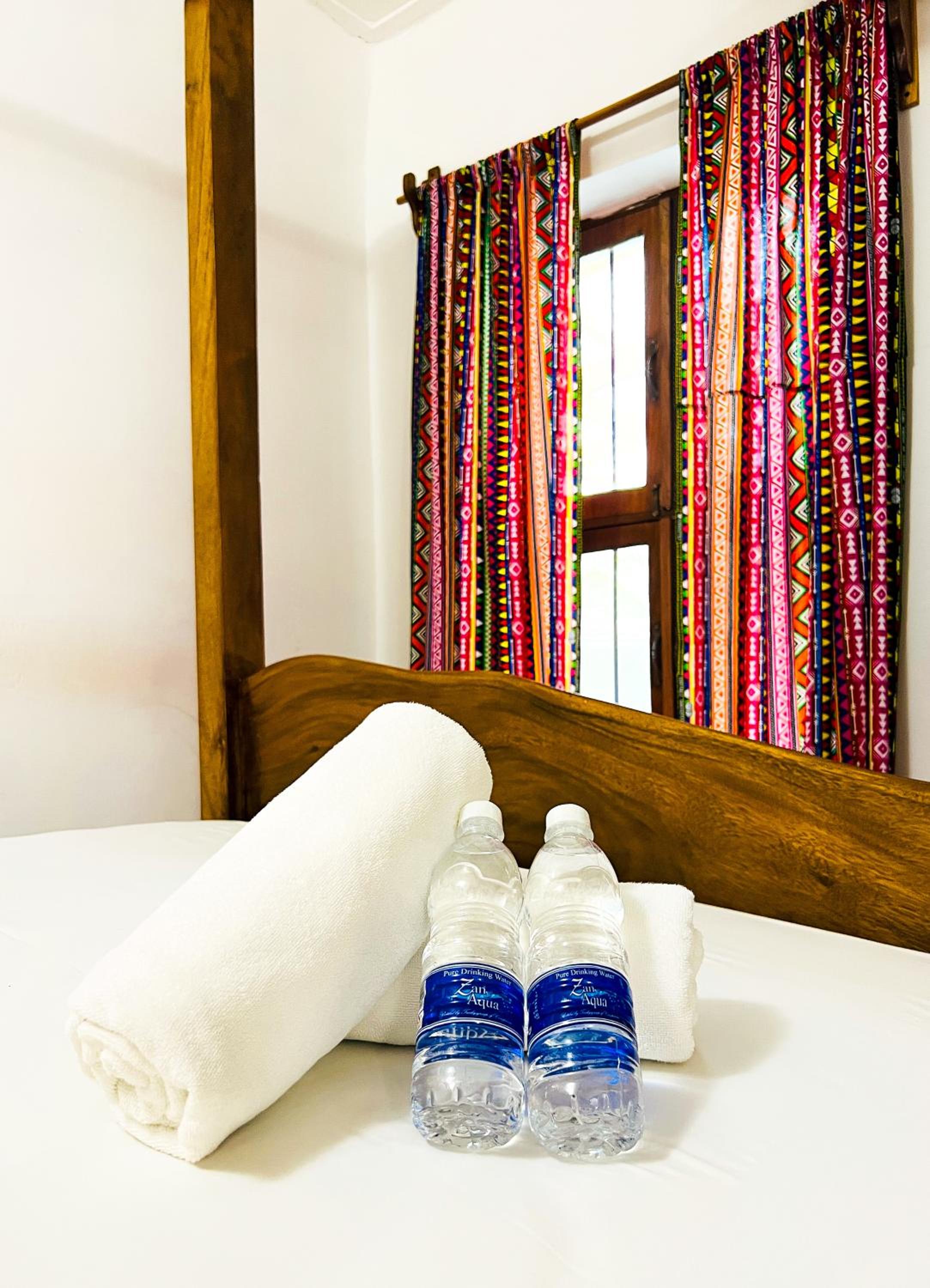 Double Room with Private Bathroom - Photo 4