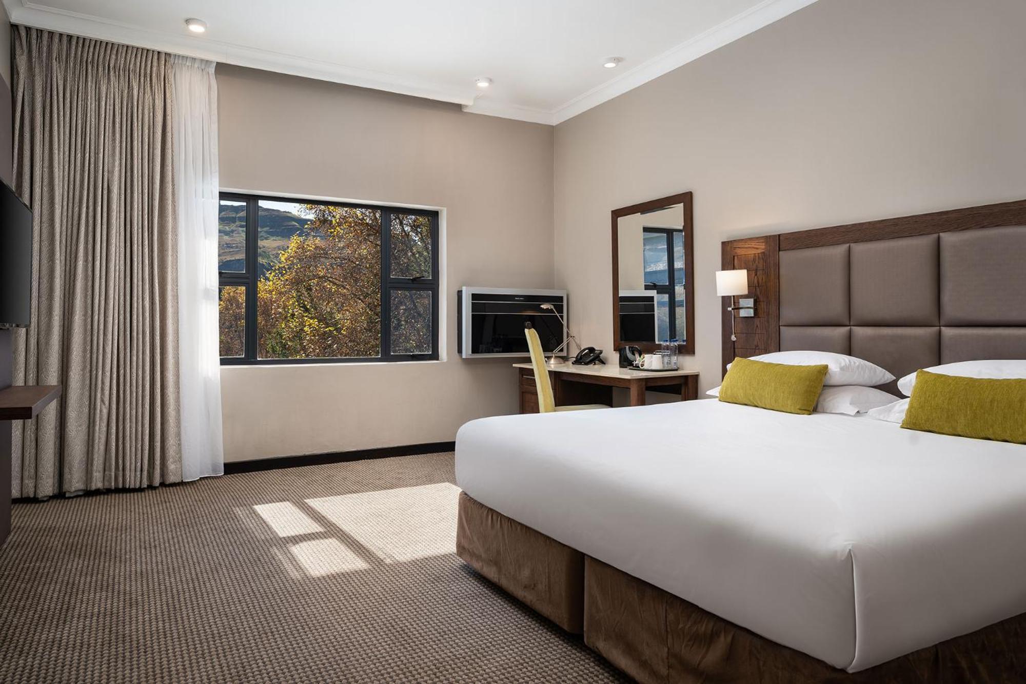 Executive Room - Photo 1