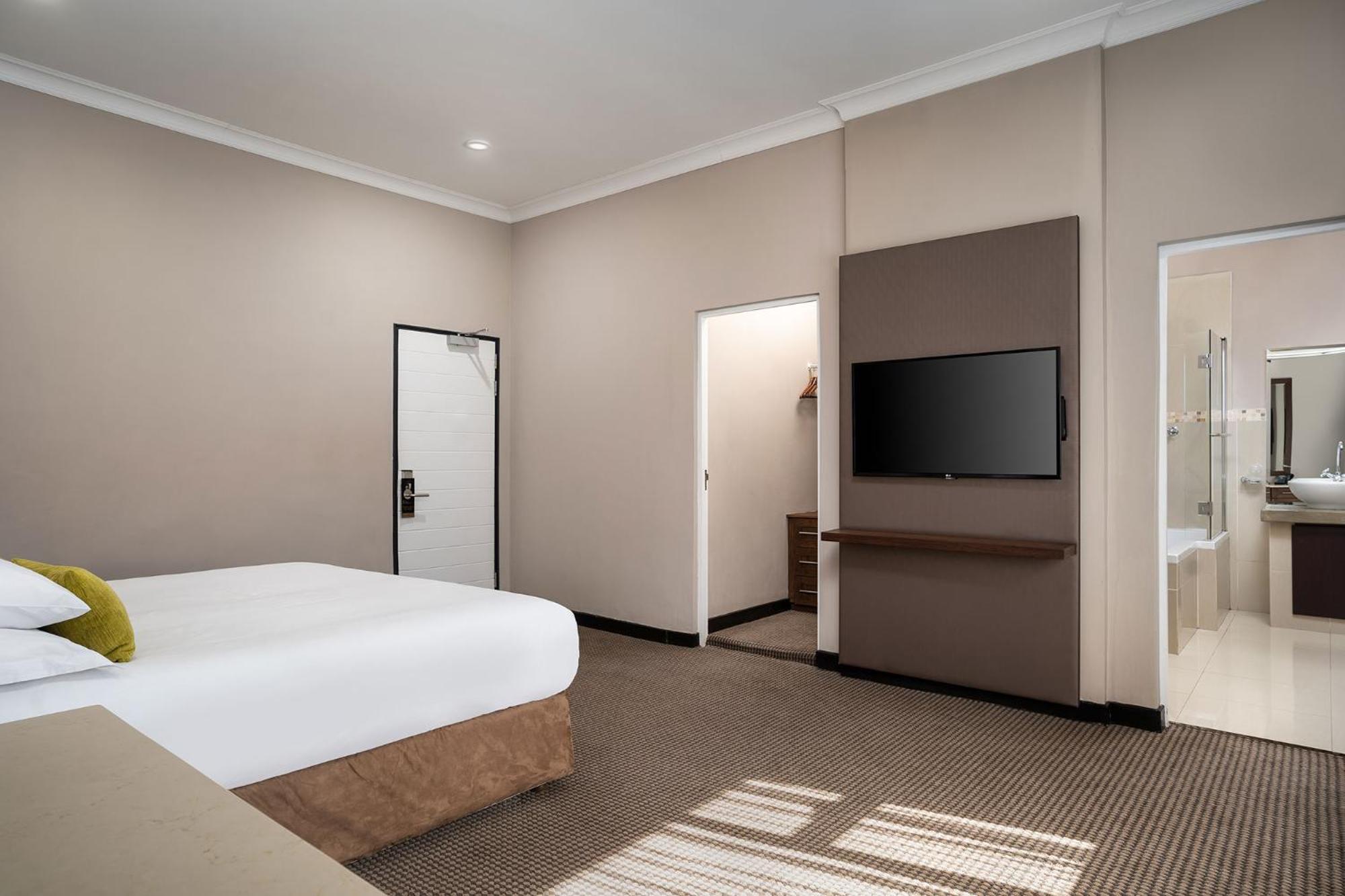 Executive Room - Photo 4